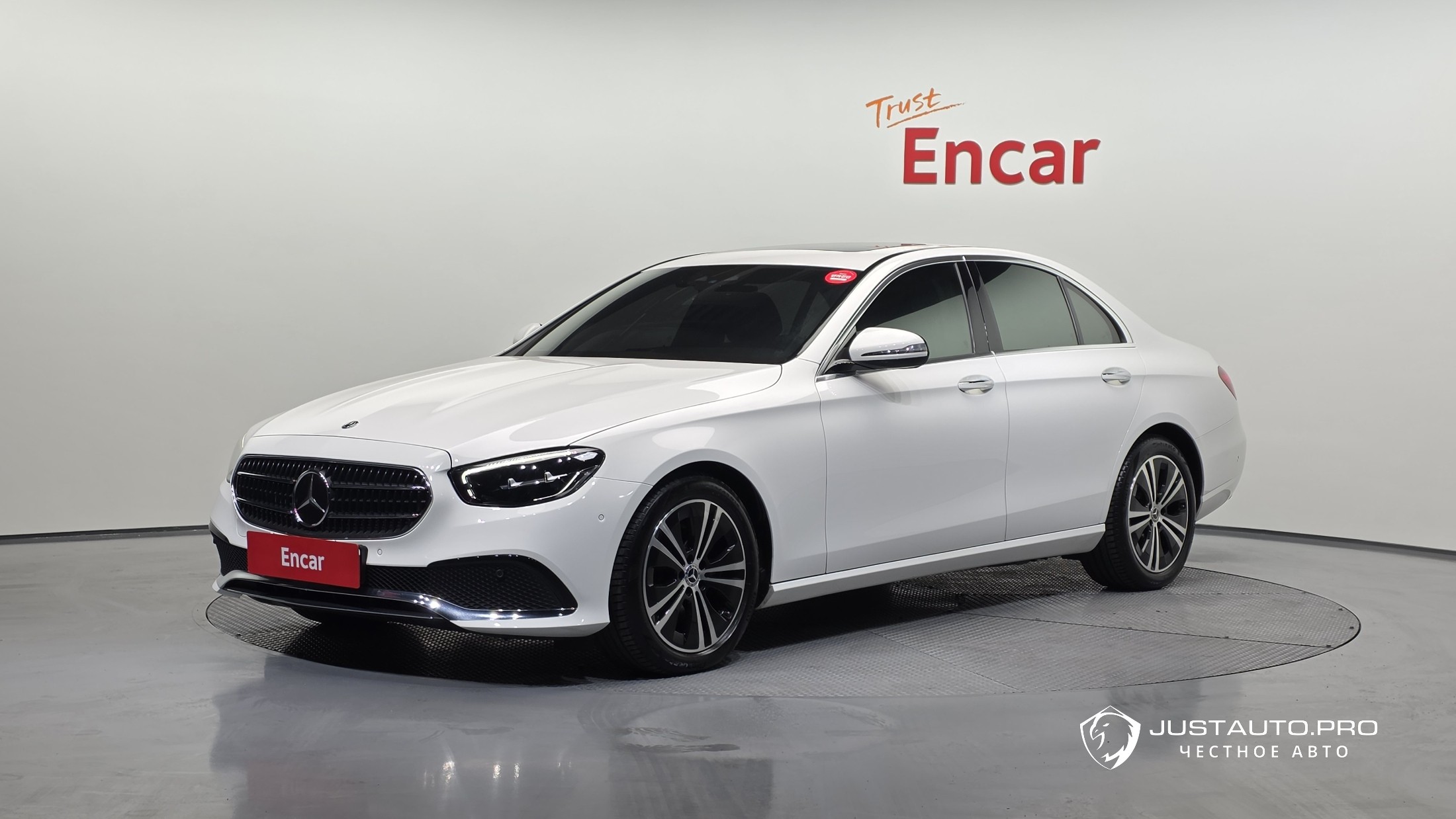 Автомобиль Mercedes-Benz E-Class