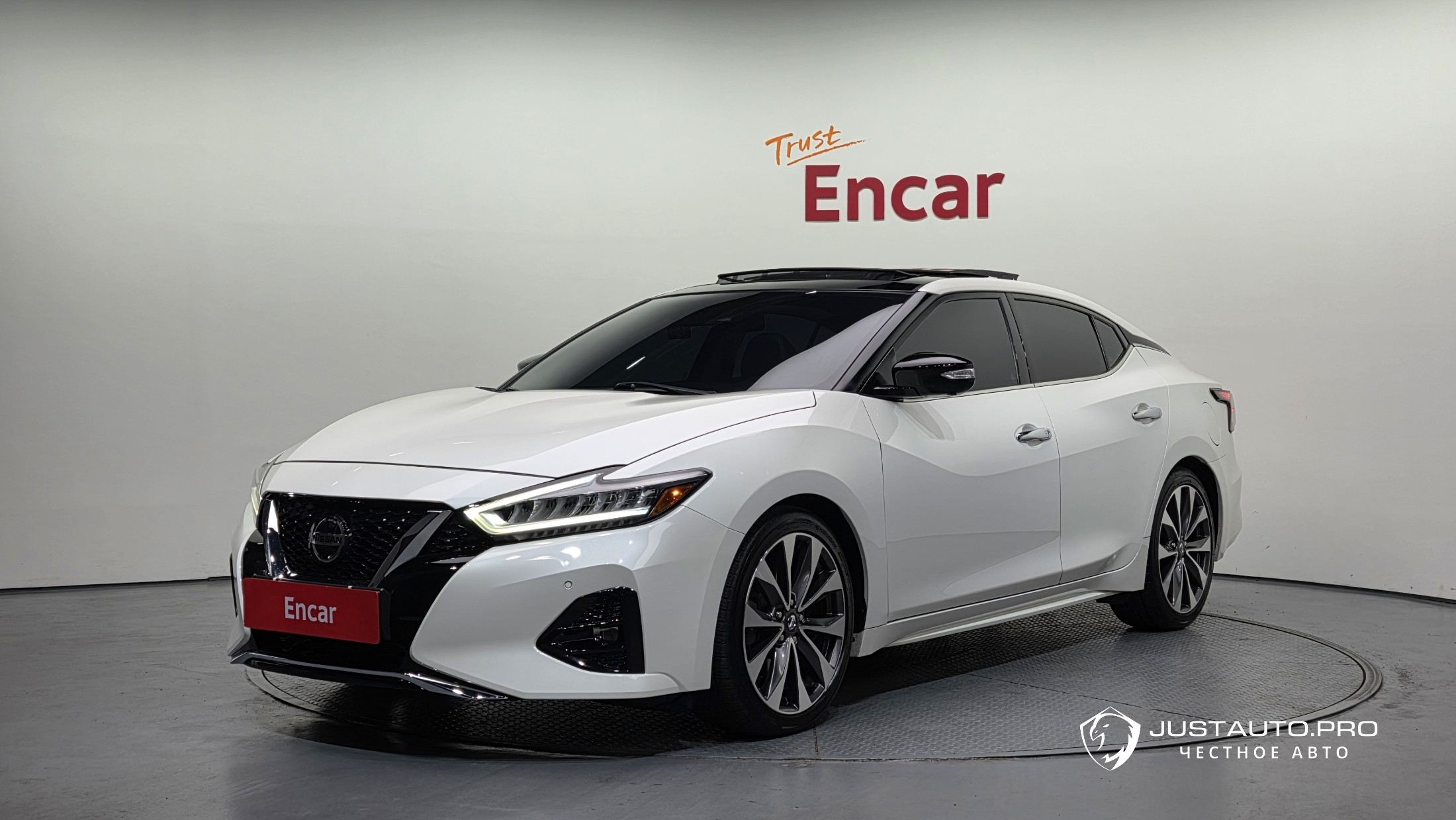 Автомобиль Nissan Maxima