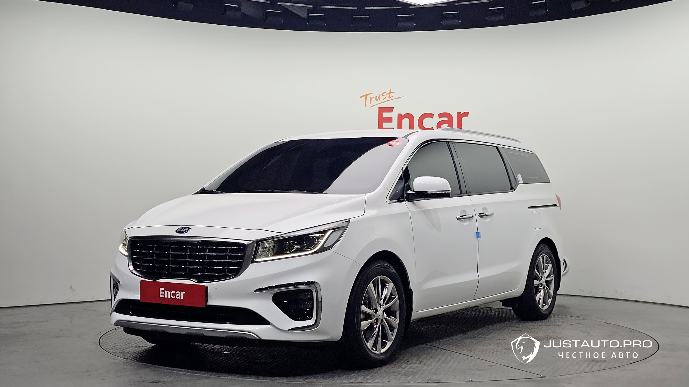 Автомобиль Kia Canival