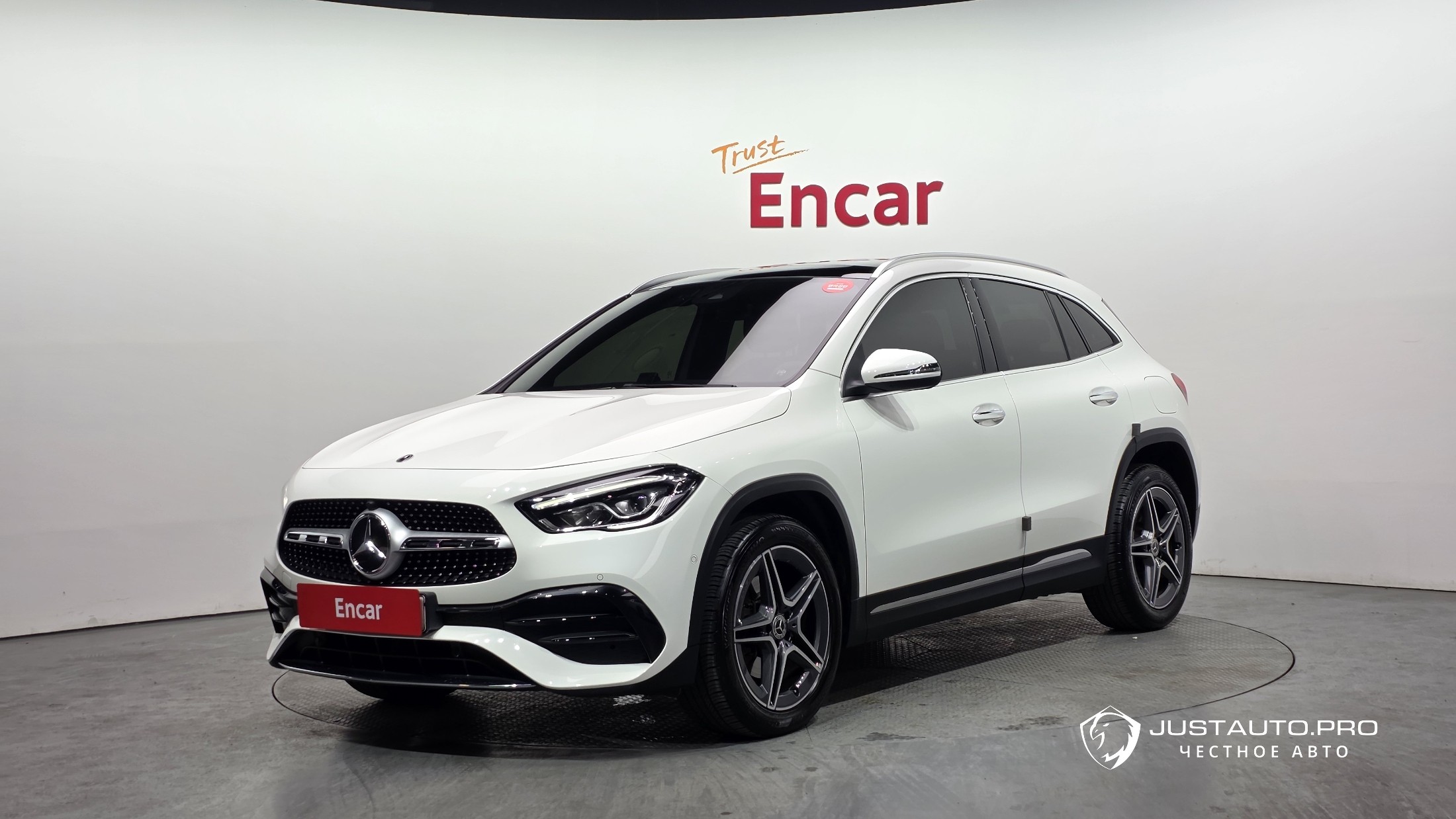 Автомобиль Mercedes-Benz GLA-Class