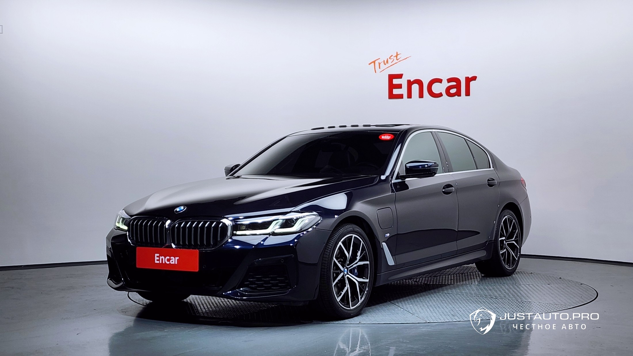 Автомобиль BMW 5-Series