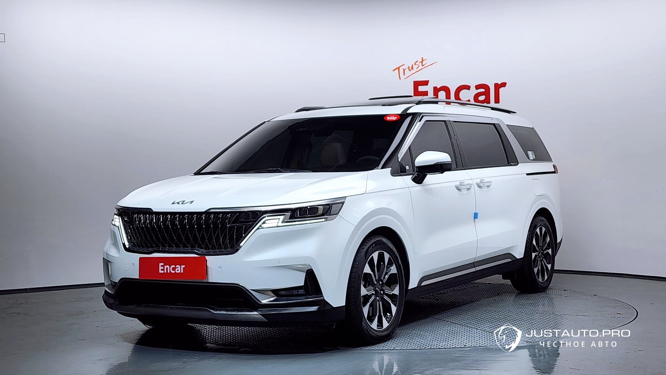 Автомобиль Kia Canival