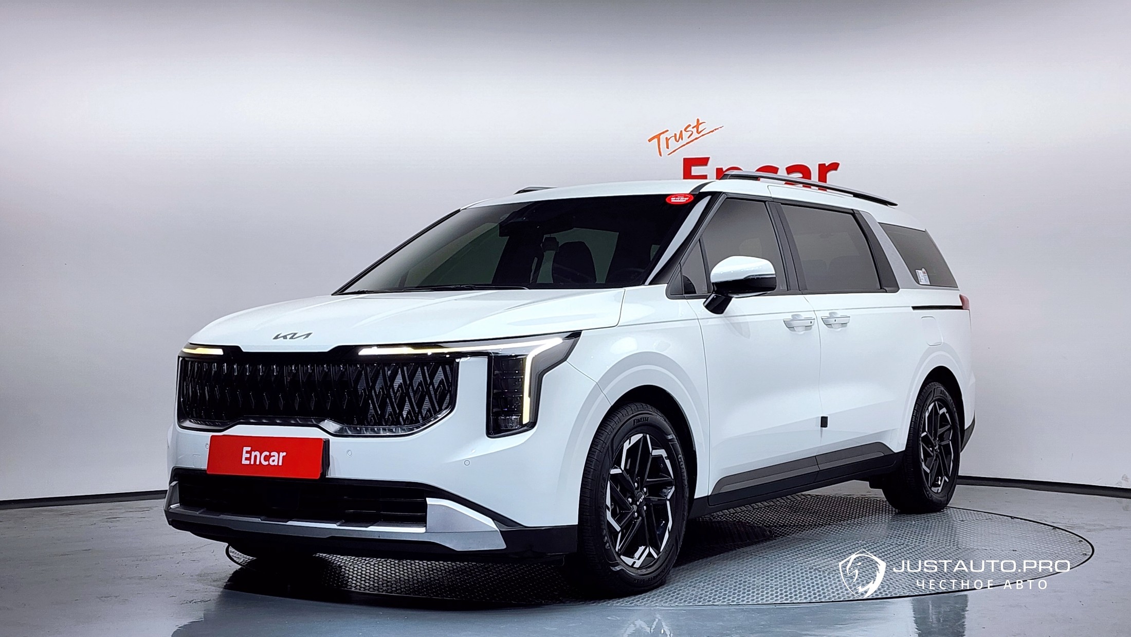 Автомобиль Kia Canival