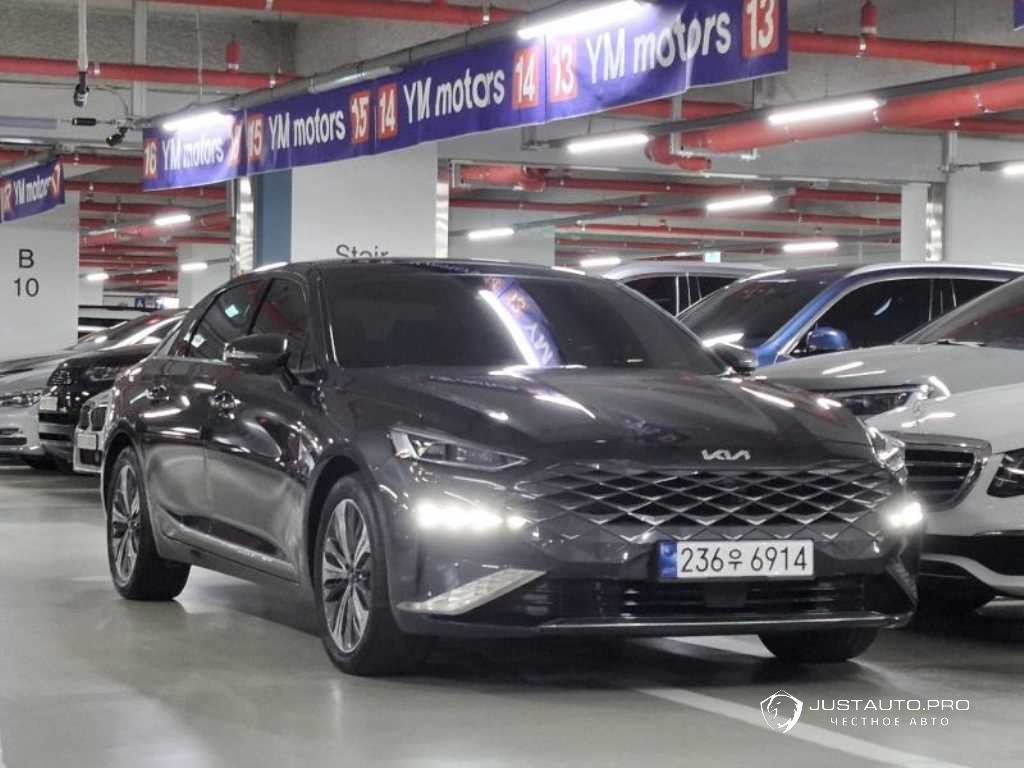 Автомобиль Kia K8