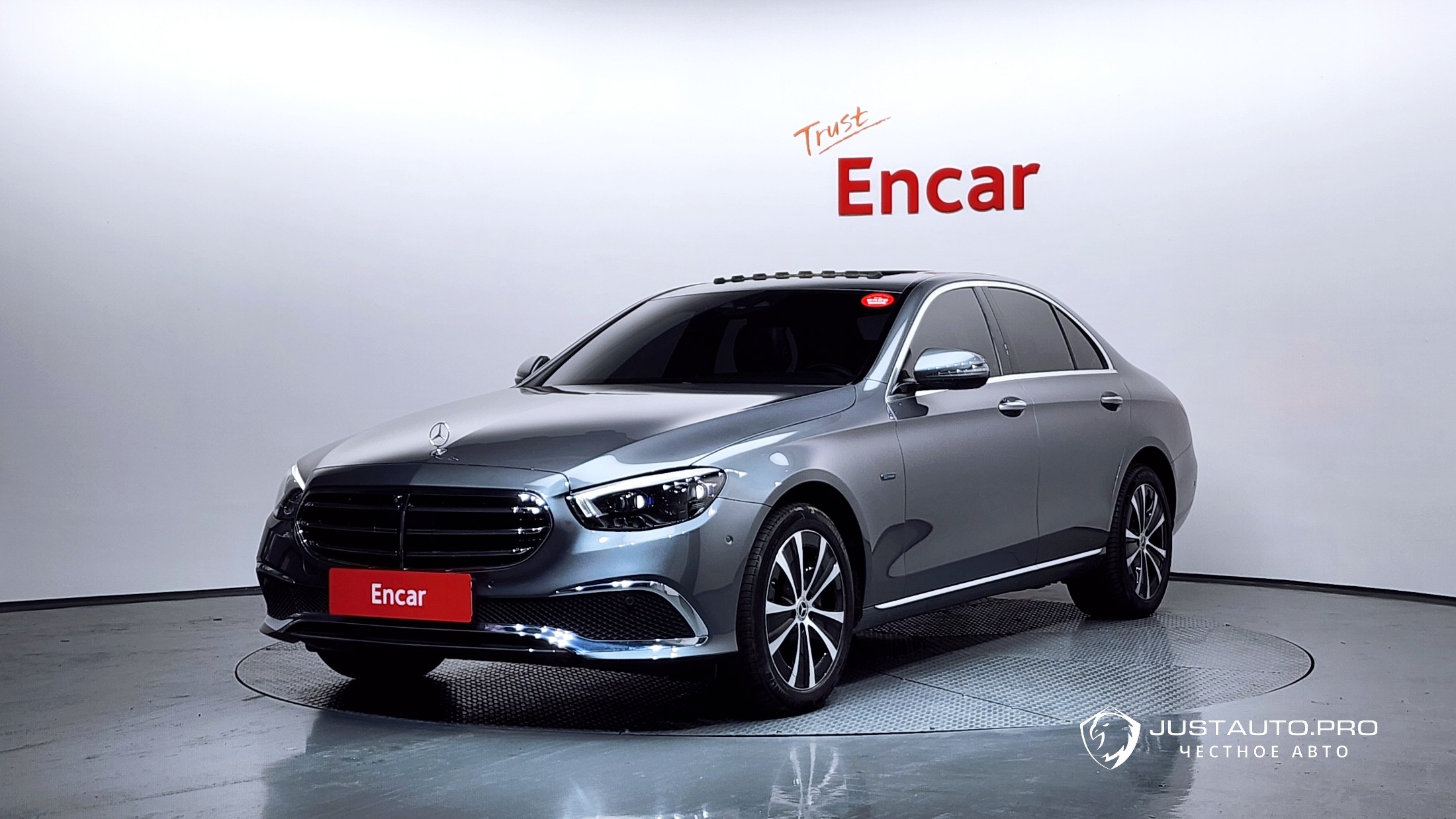 Автомобиль Mercedes-Benz E-Class