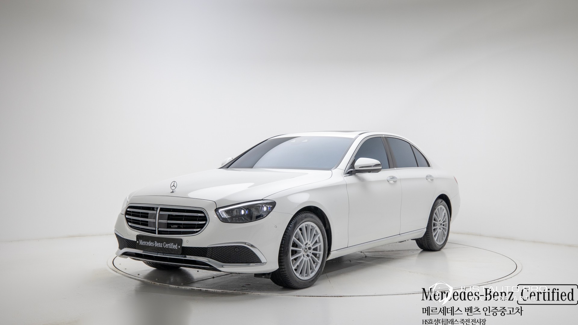 Автомобиль Mercedes-Benz E-Class