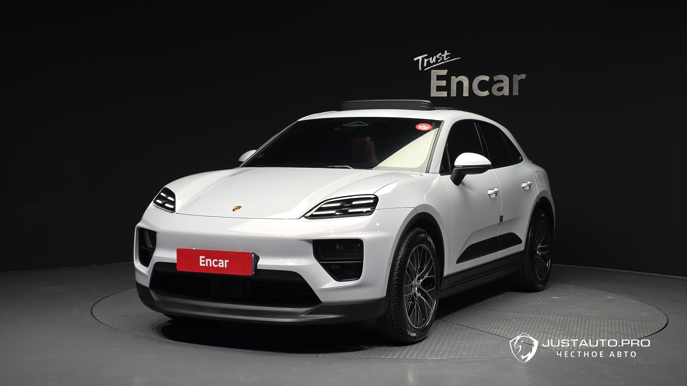Автомобиль Porsche Macan