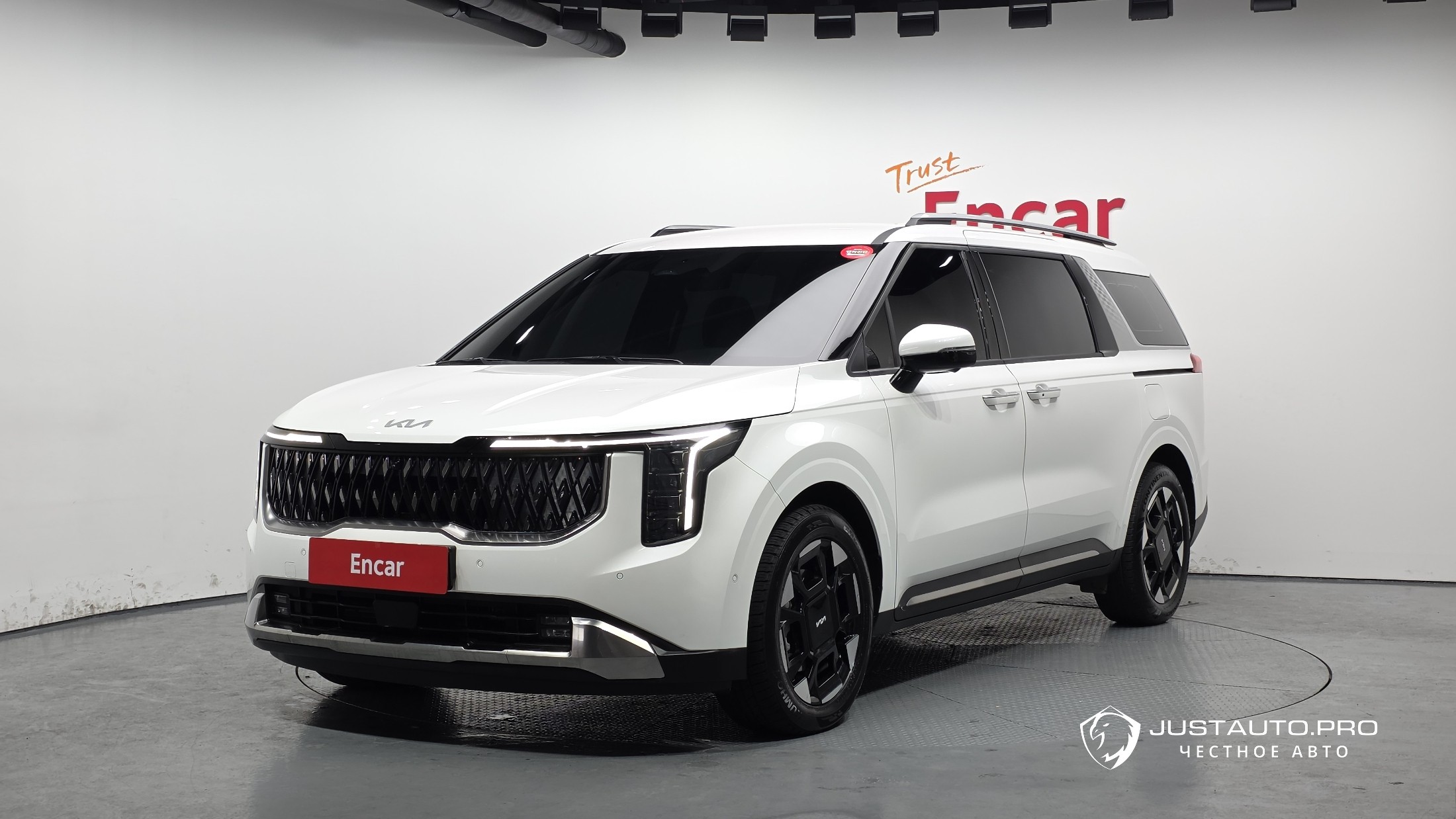 Автомобиль Kia Canival