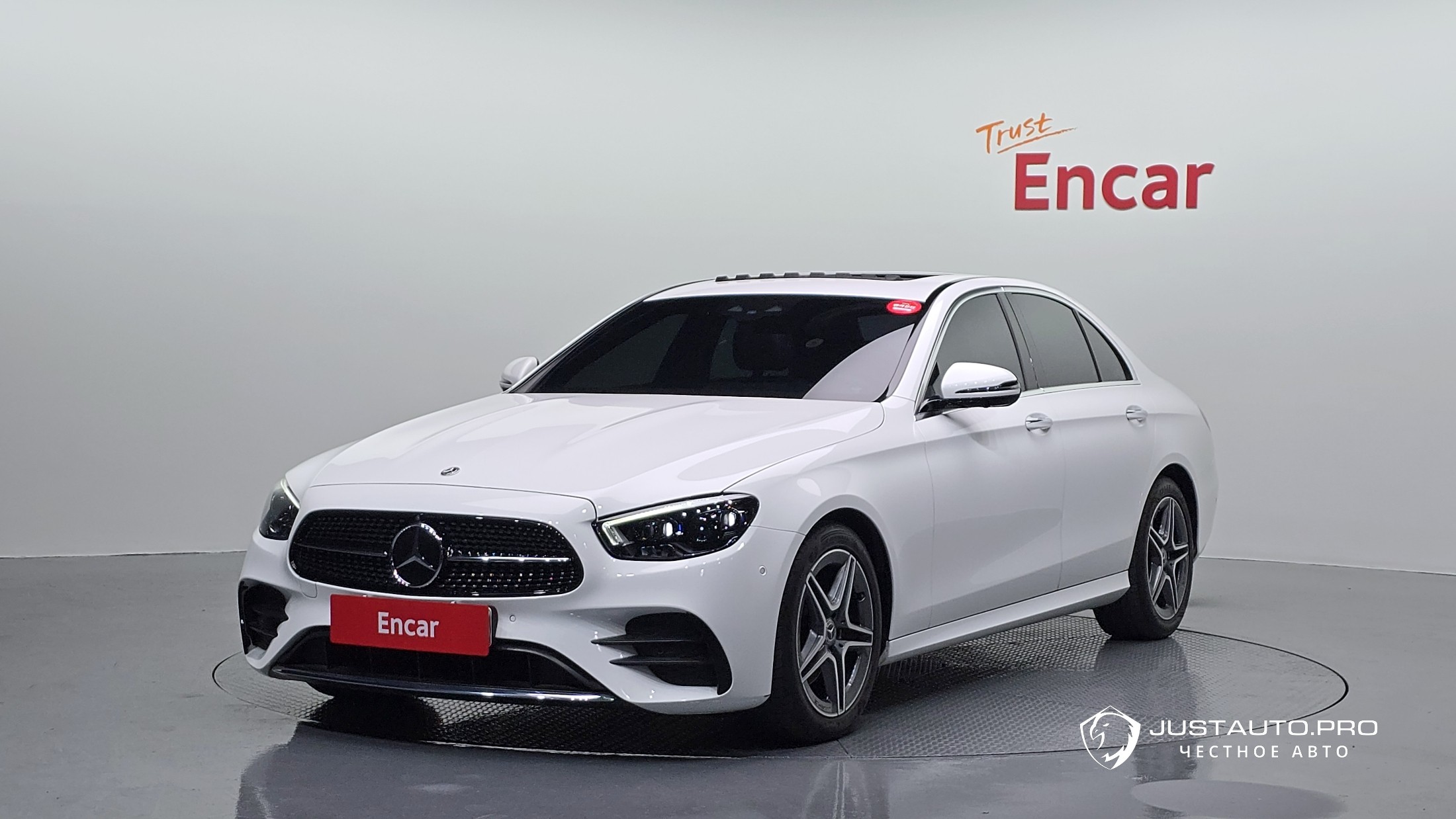 Автомобиль Mercedes-Benz E-Class