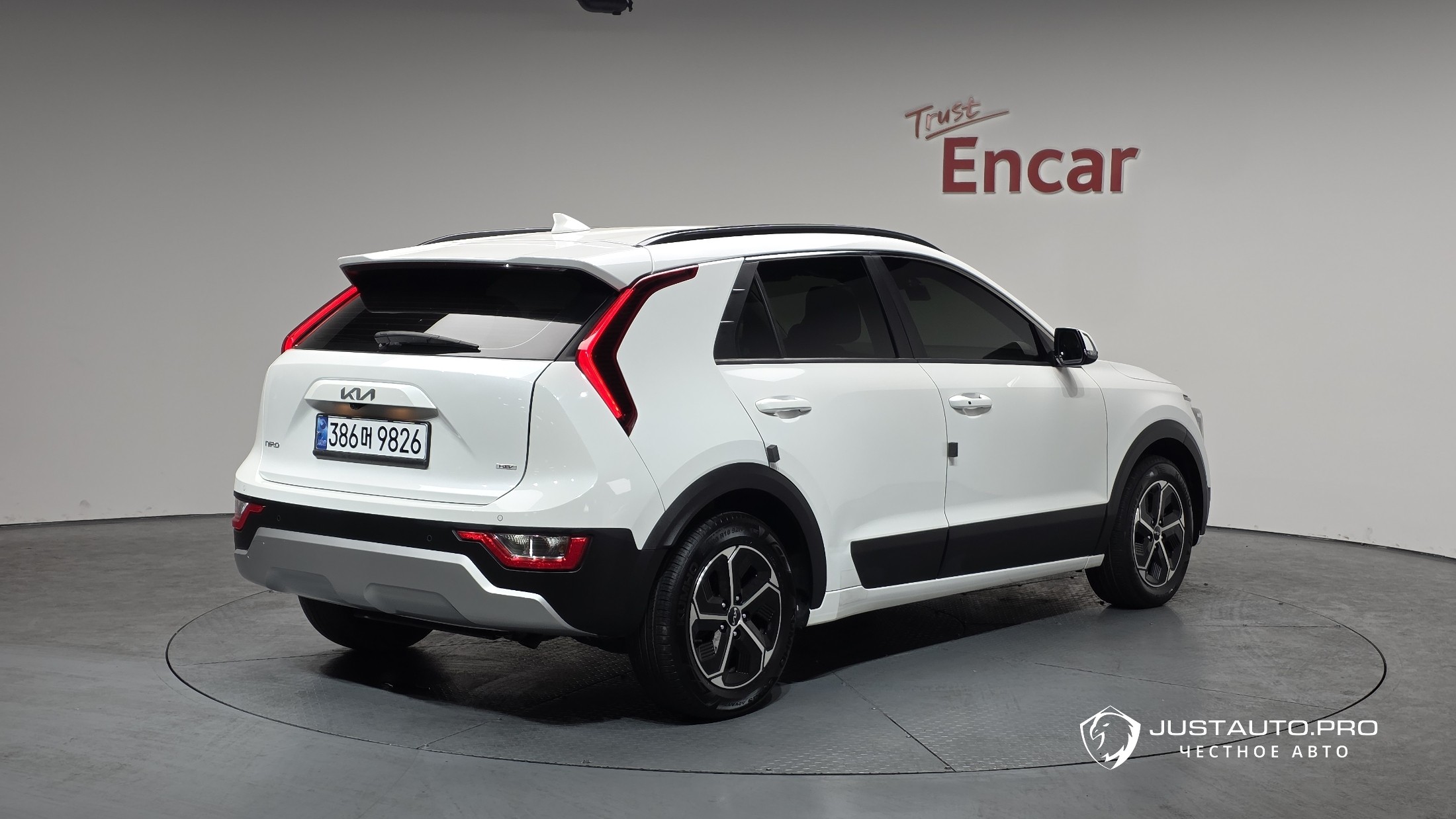 Автомобиль Kia Niro