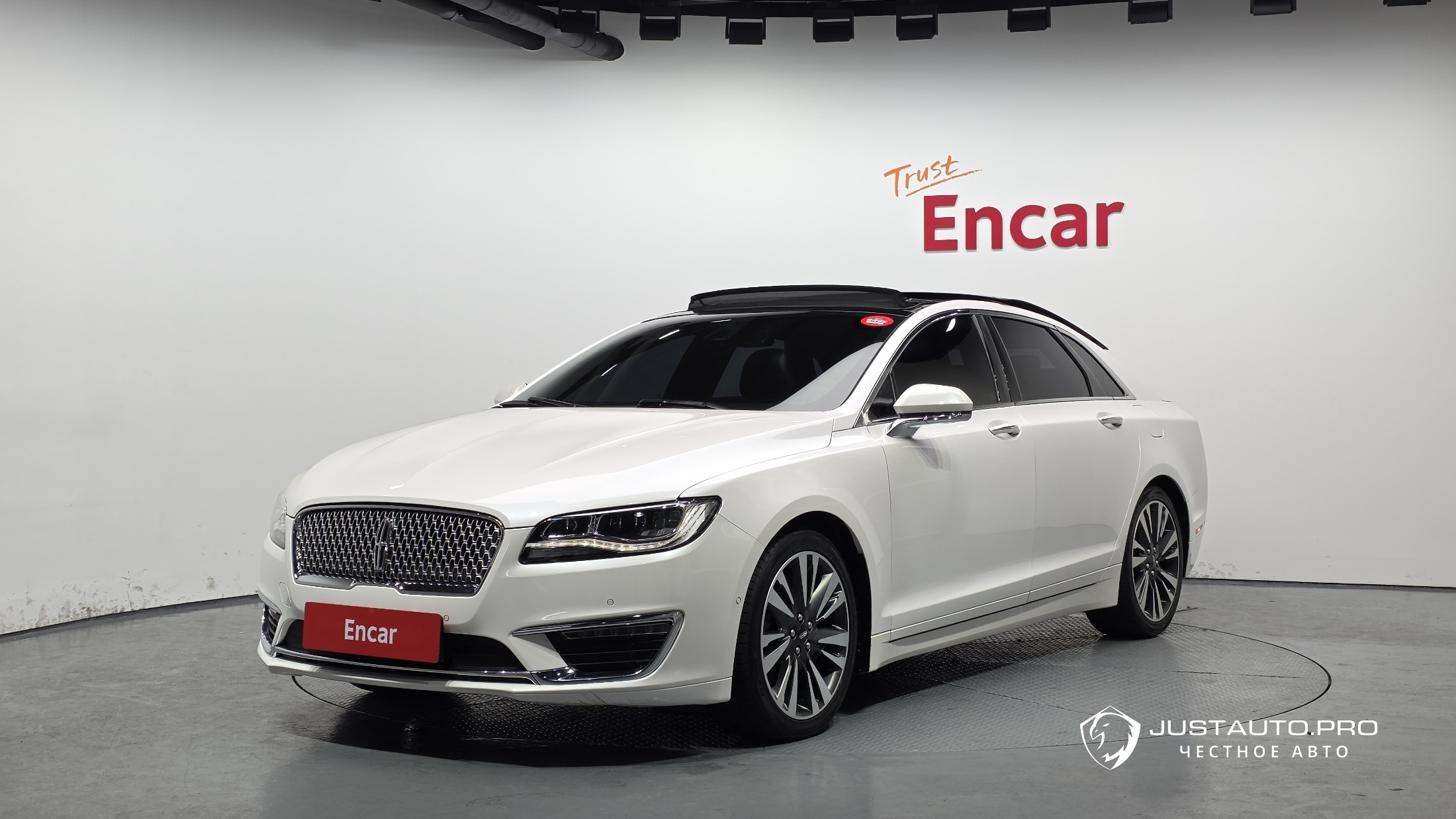Автомобиль Lincoln MKZ