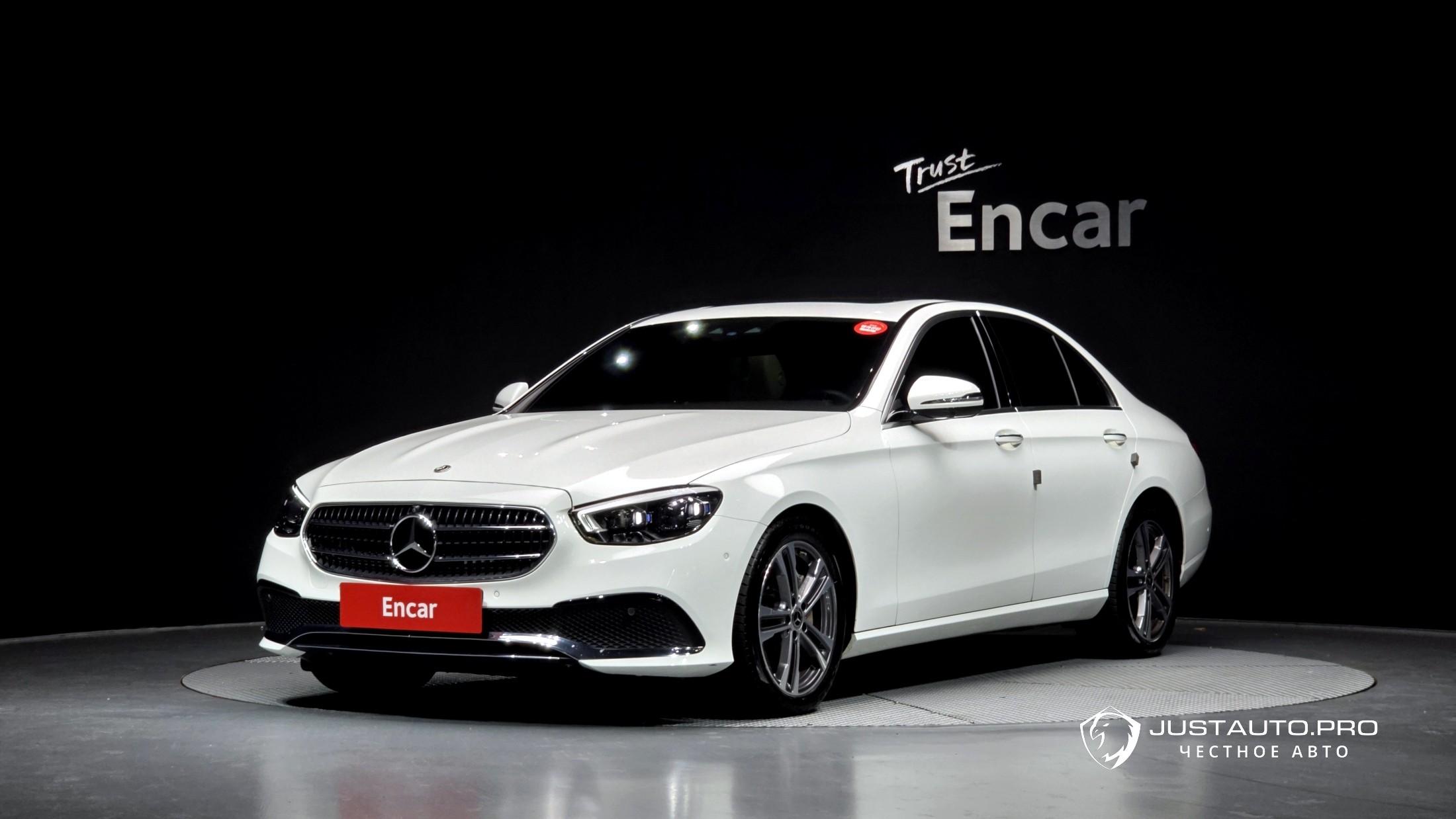 Автомобиль Mercedes-Benz E-Class