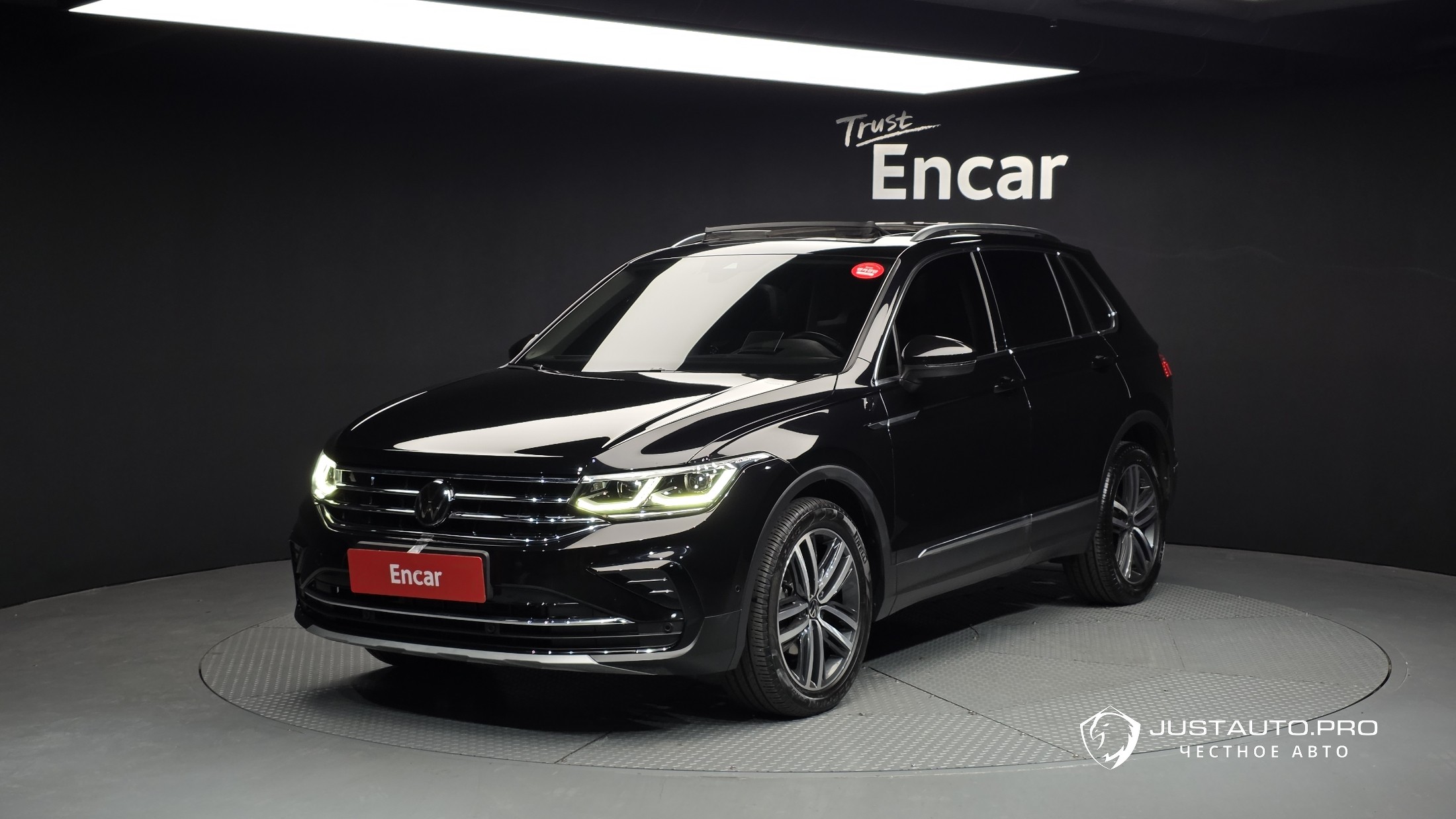 Автомобиль Volkswagen Tiguan