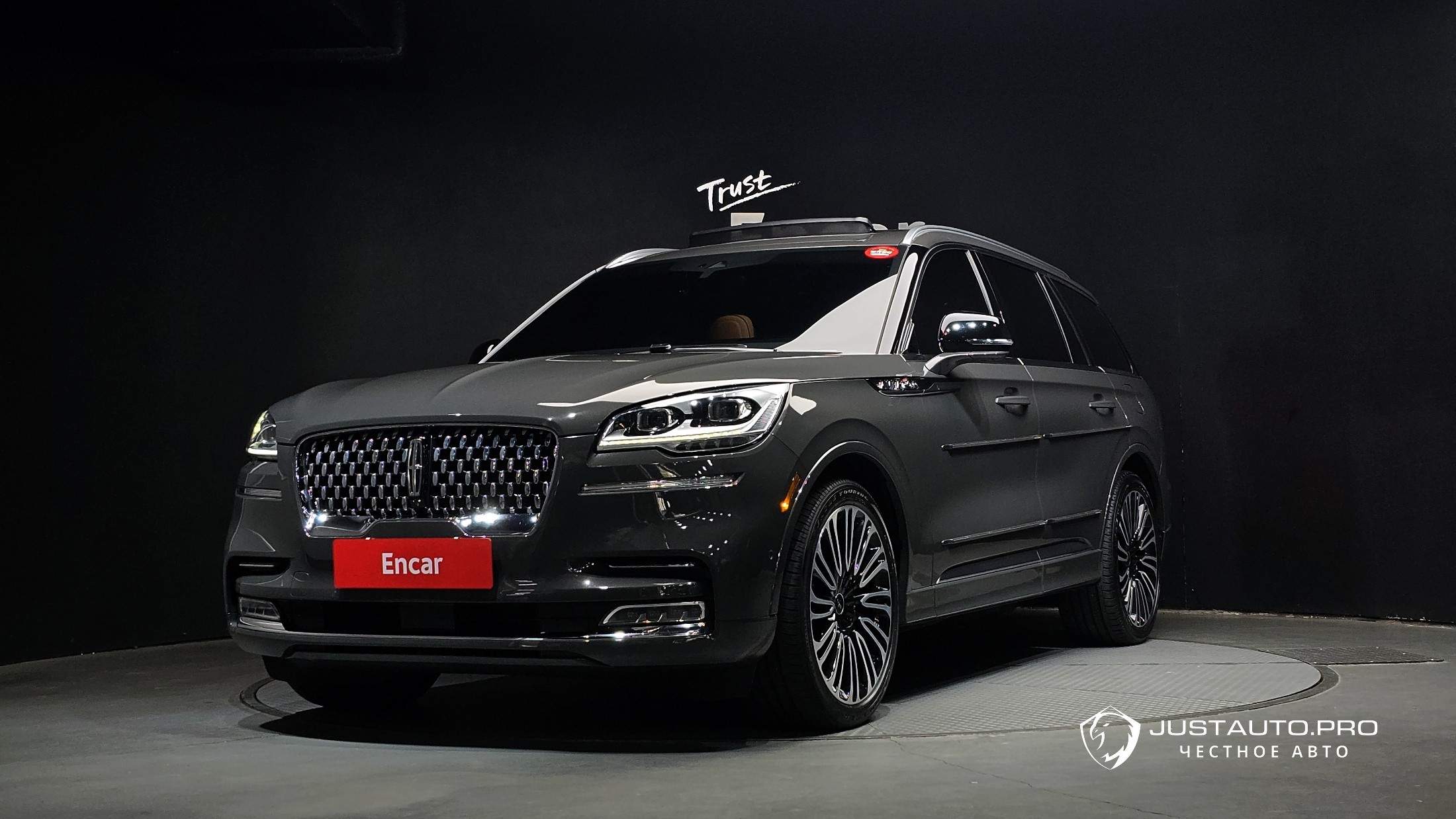 Автомобиль Lincoln Aviator