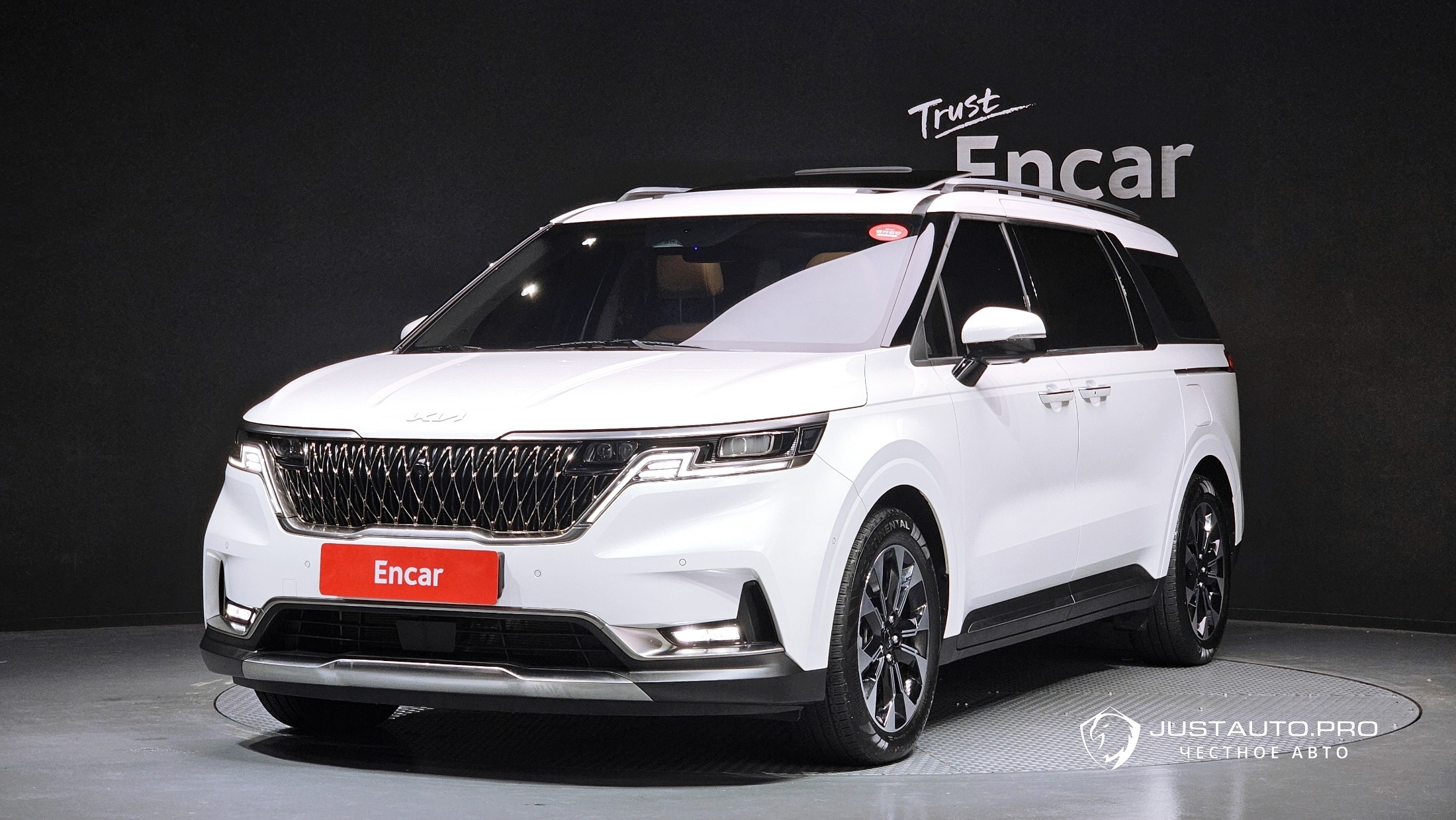 Автомобиль Kia Canival