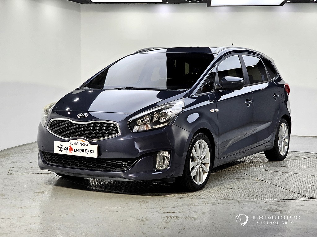 Автомобиль Kia Carens