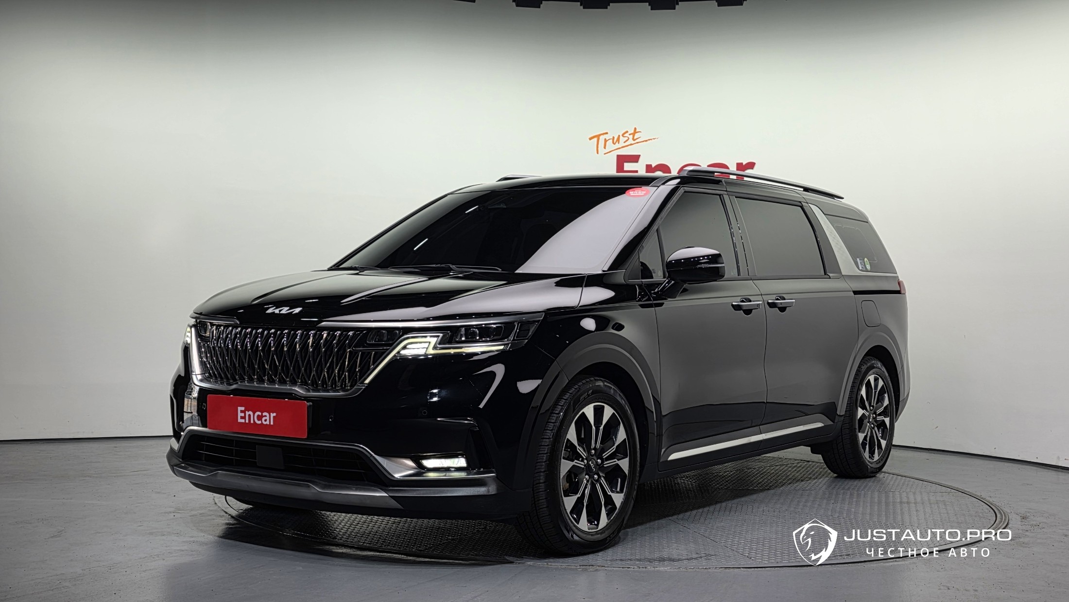 Автомобиль Kia Canival
