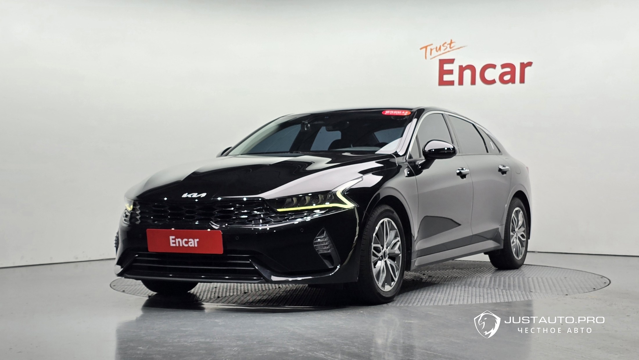 Автомобиль Kia K5