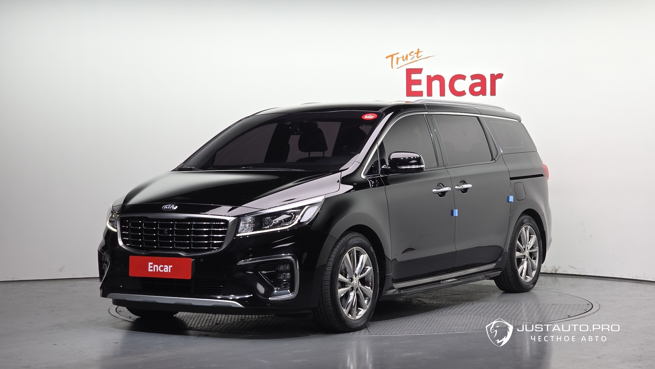 Автомобиль Kia Canival