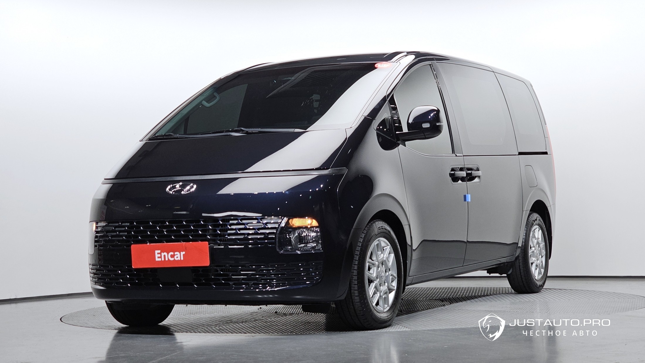 Автомобиль Hyundai Staria