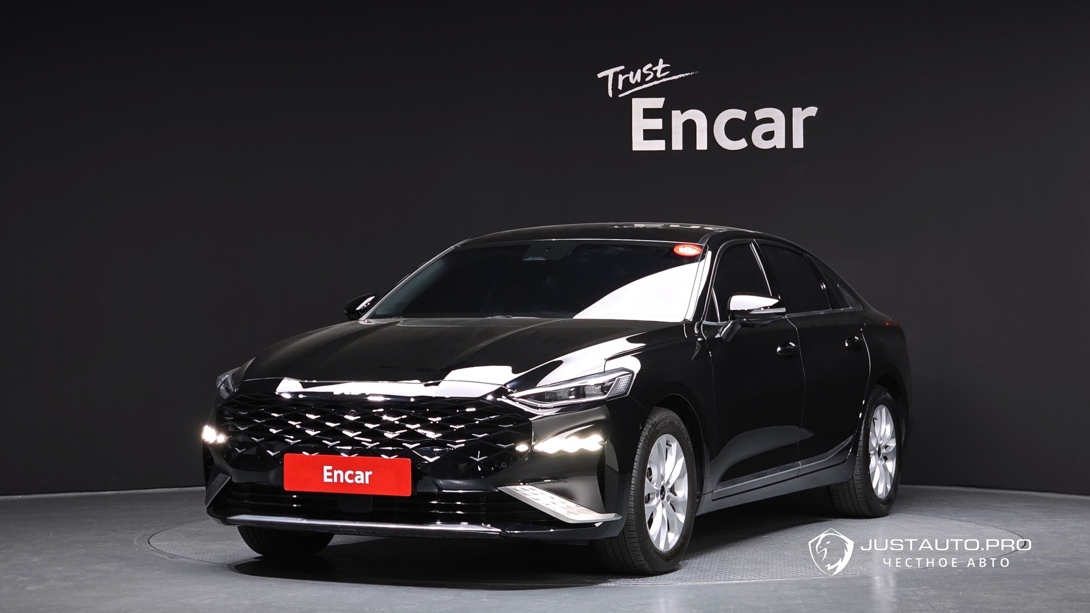 Автомобиль Kia K8