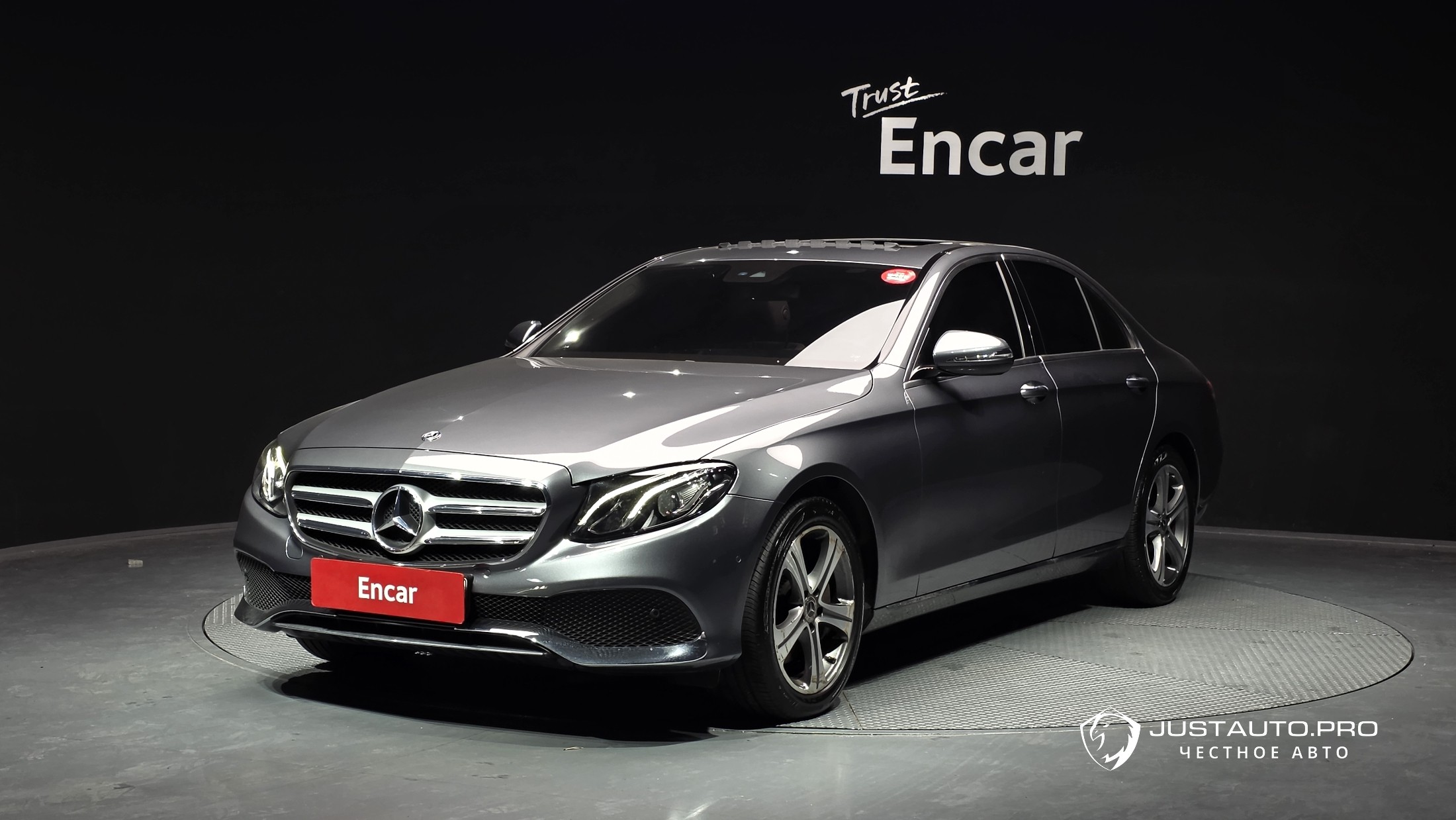 Автомобиль Mercedes-Benz E-Class