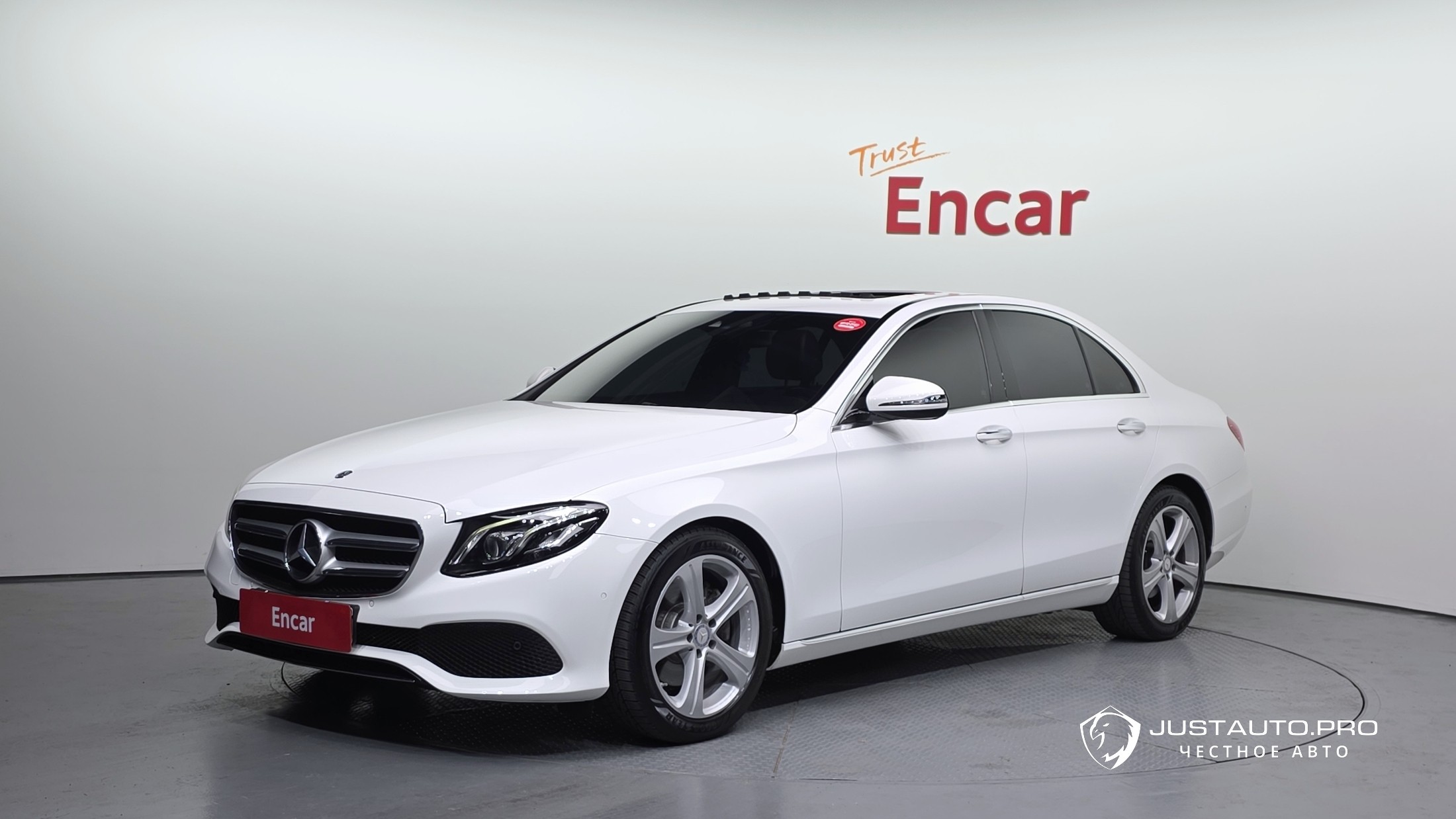 Автомобиль Mercedes-Benz E-Class