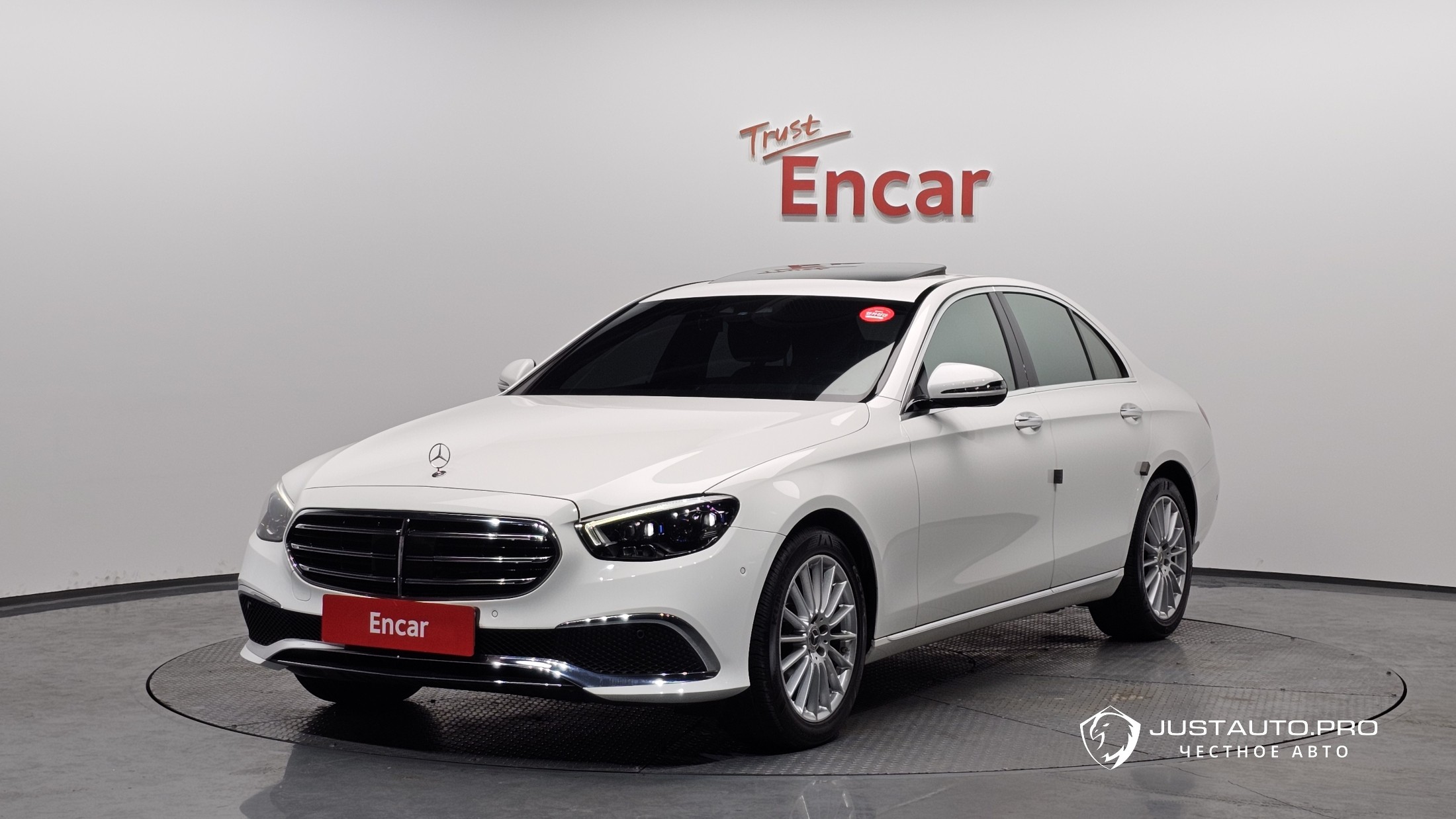 Автомобиль Mercedes-Benz E-Class