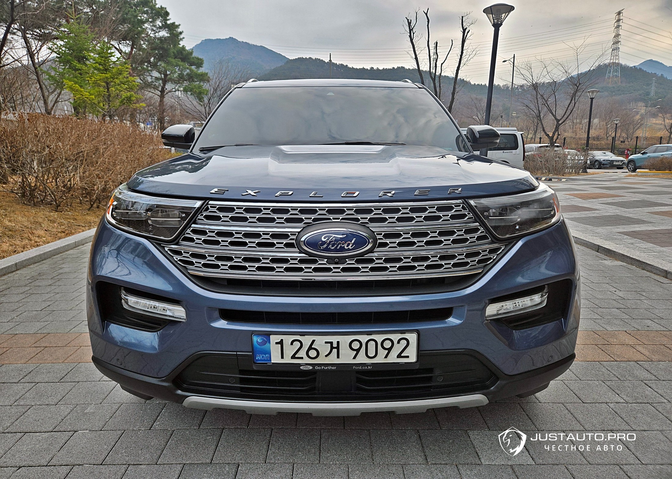 Автомобиль Ford Explorer
