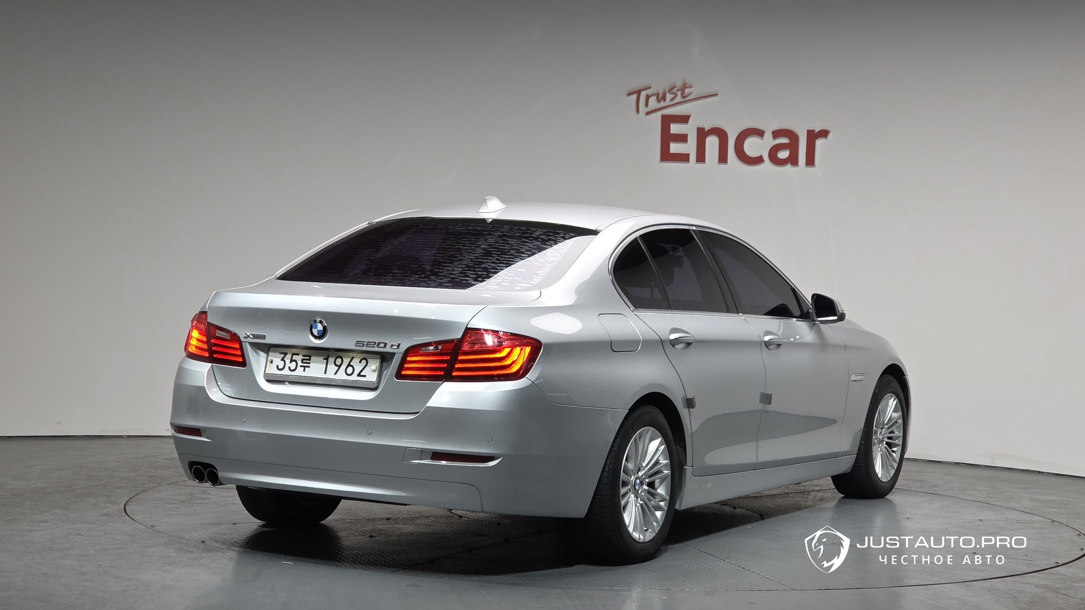 Автомобиль BMW 5-Series