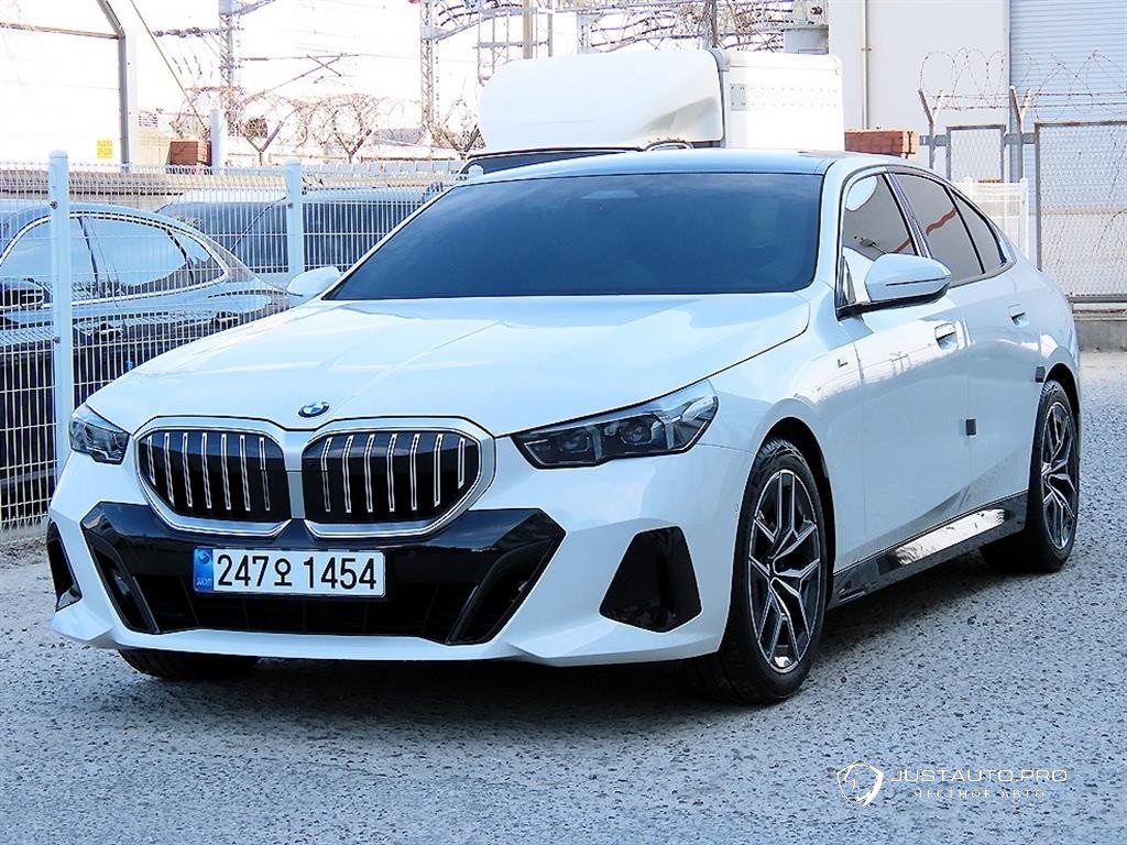 Автомобиль BMW 5-Series