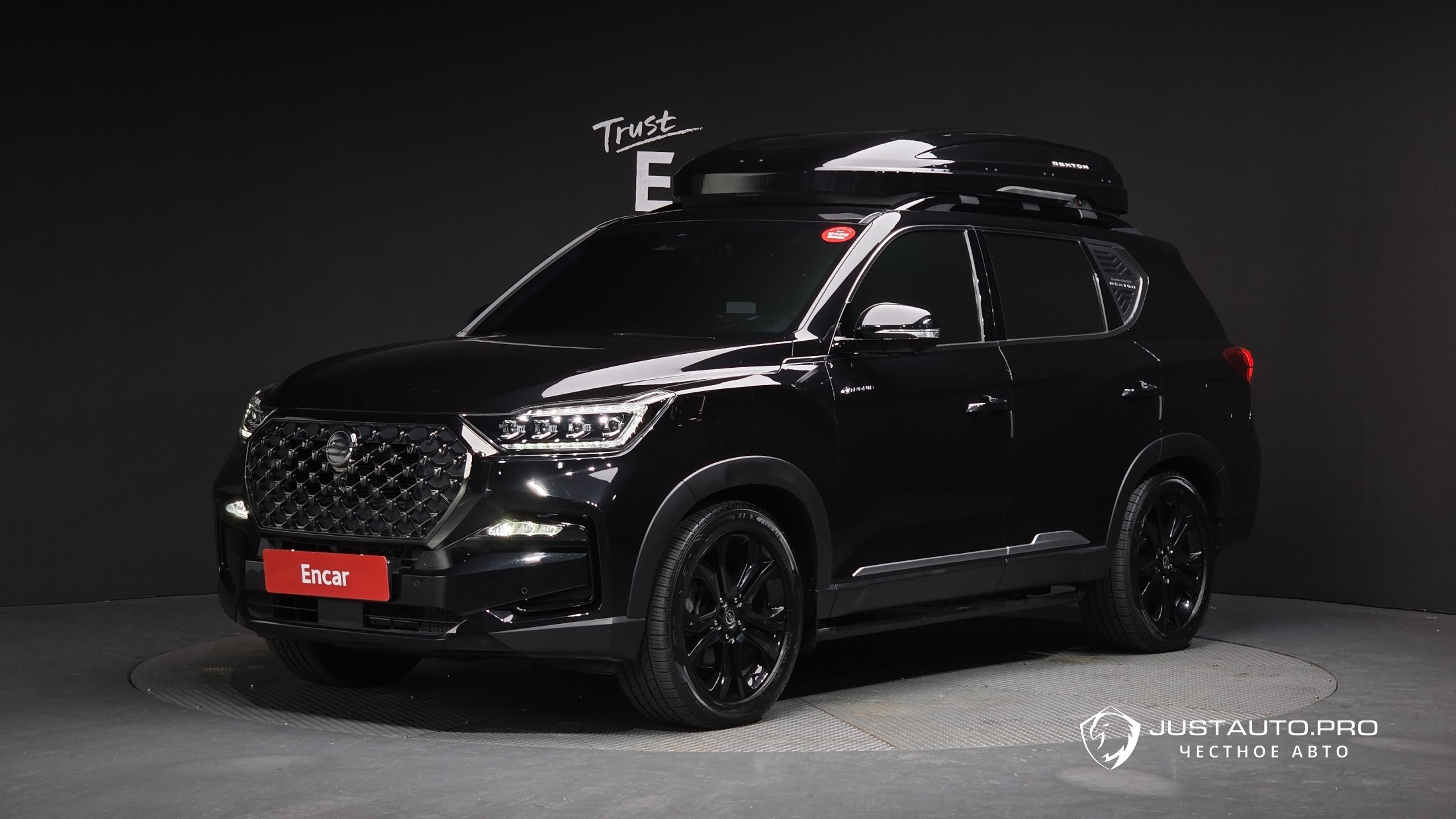 Автомобиль KG_Mobility_Ssangyong Rexton