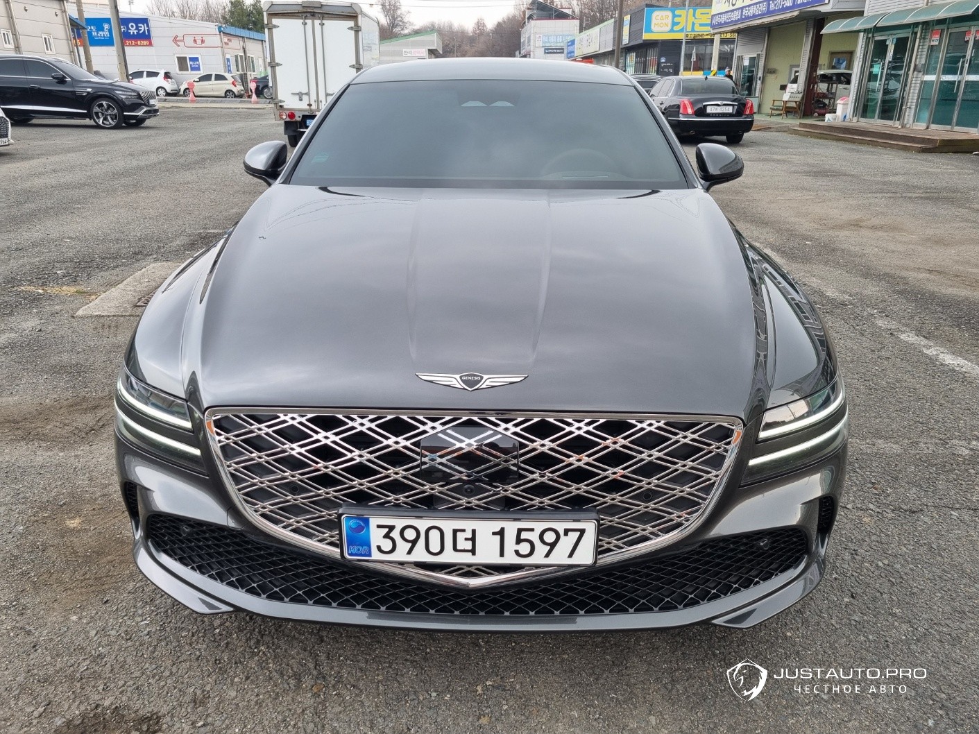 Автомобиль Genesis G80