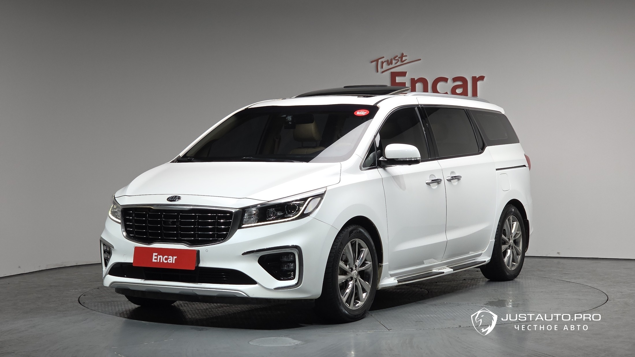 Автомобиль Kia Canival