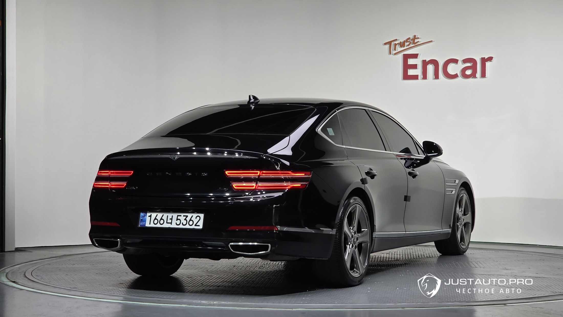 Автомобиль Genesis G80