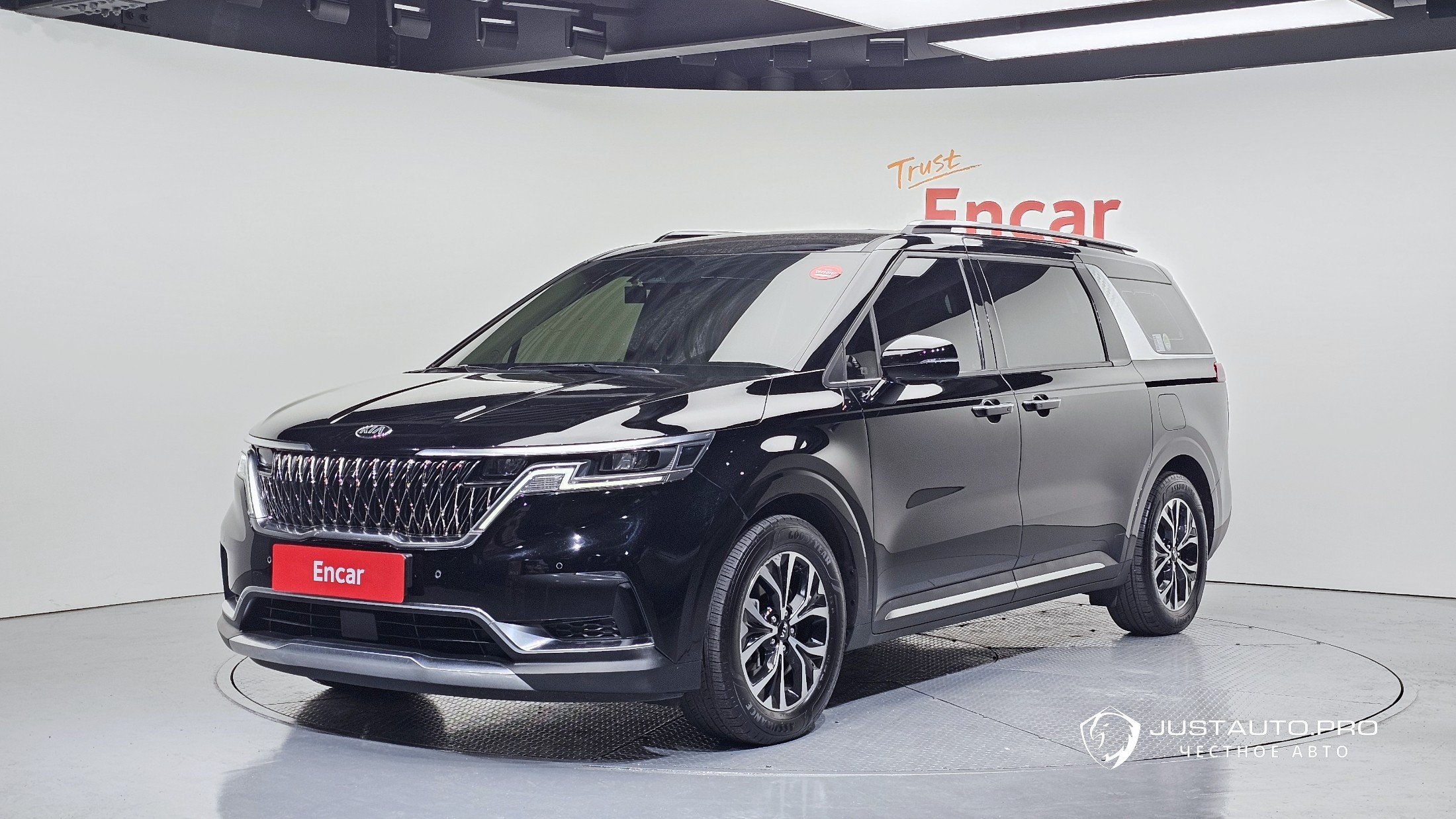 Автомобиль Kia Canival