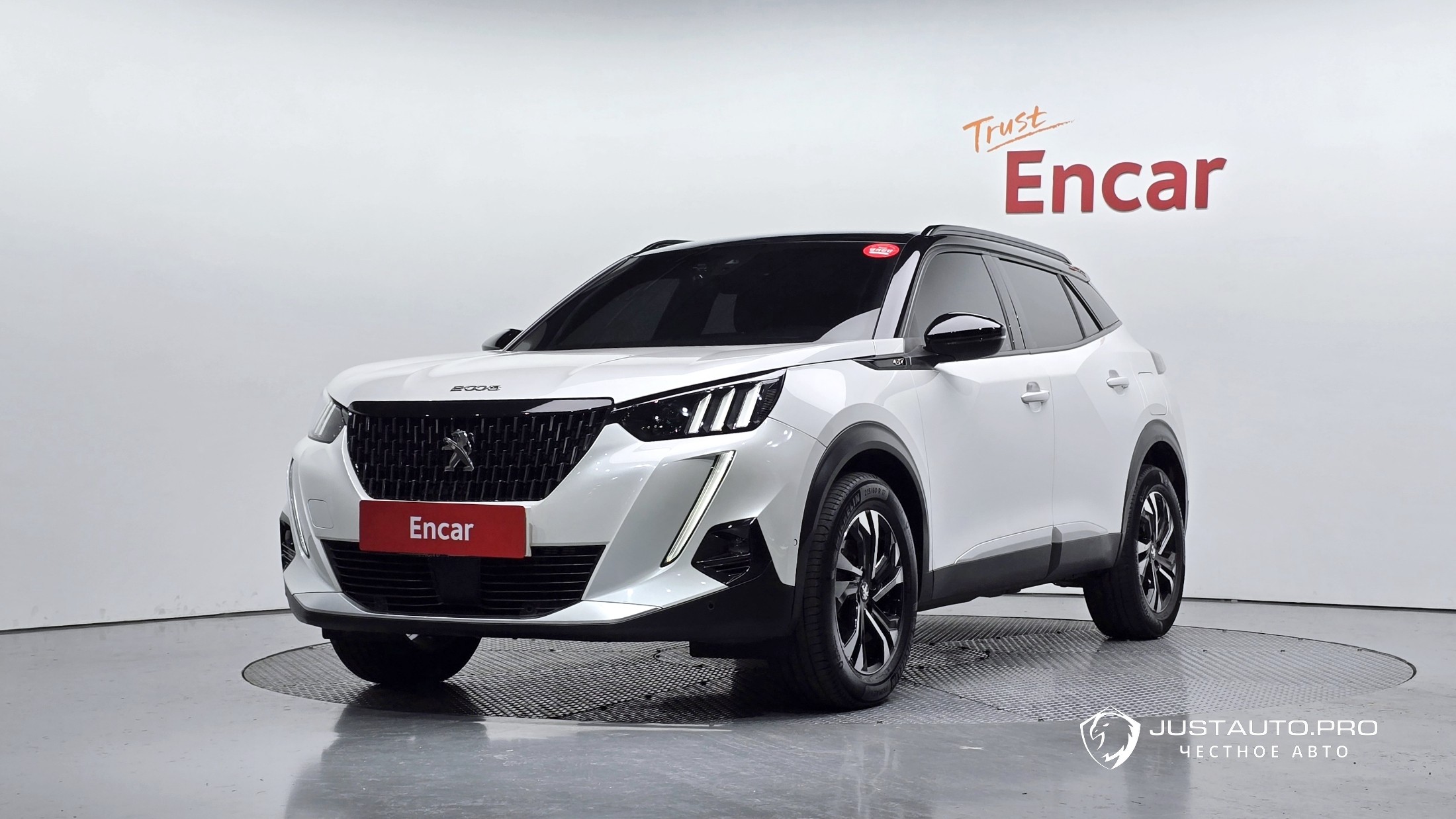 Автомобиль Peugeot 2008