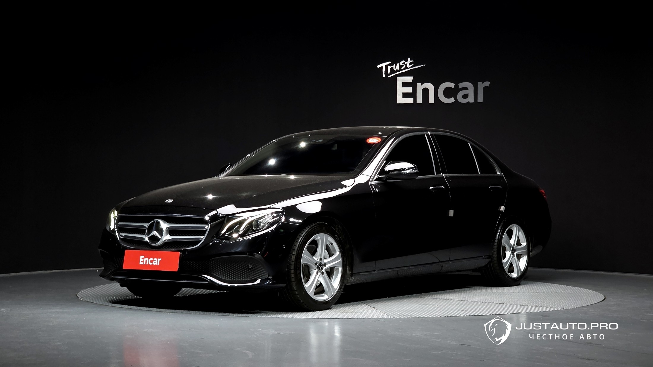 Автомобиль Mercedes-Benz E-Class