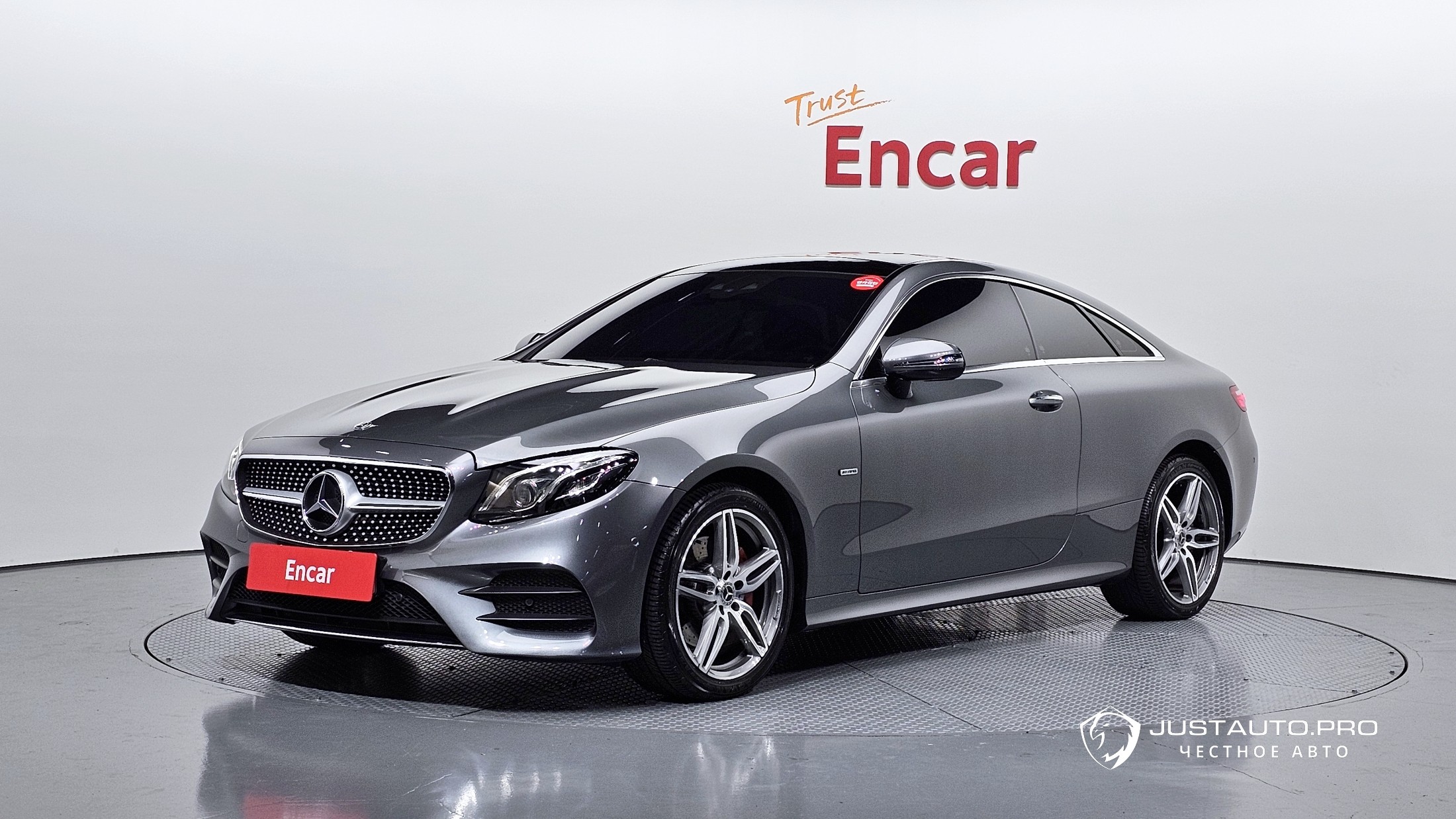 Автомобиль Mercedes-Benz E-Class