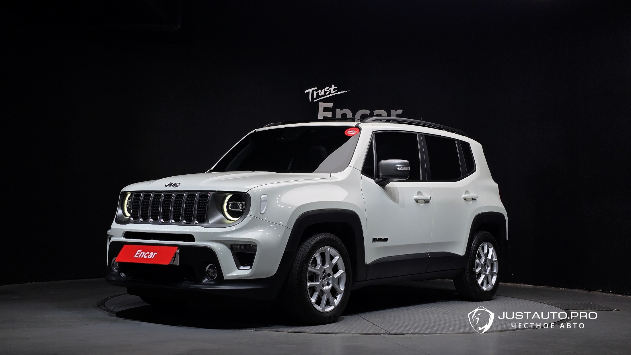 Автомобиль Jeep Renegade