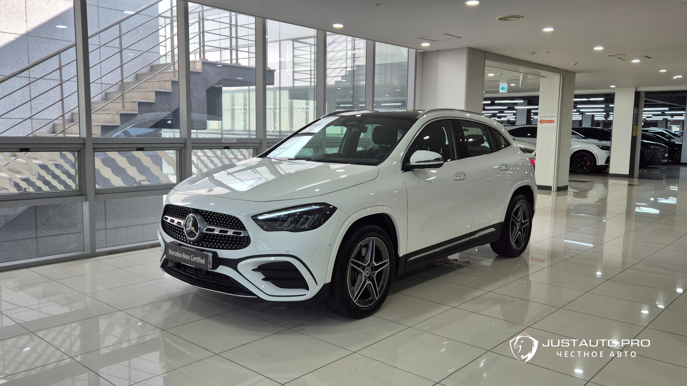 Автомобиль Mercedes-Benz GLA-Class