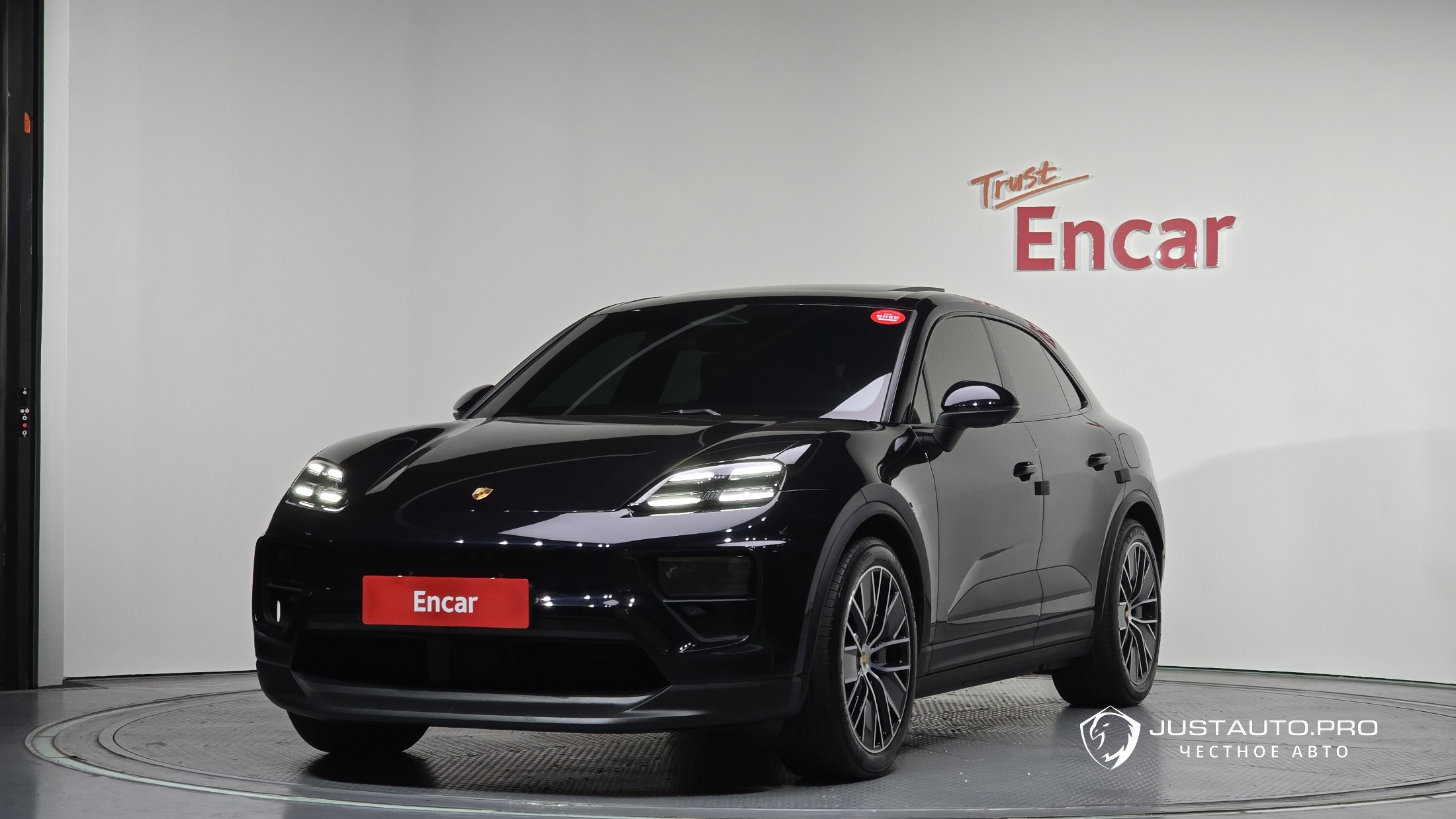 Автомобиль Porsche Macan