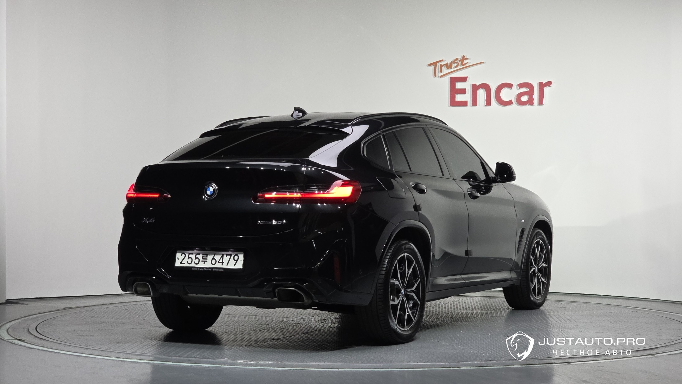 Автомобиль BMW X4