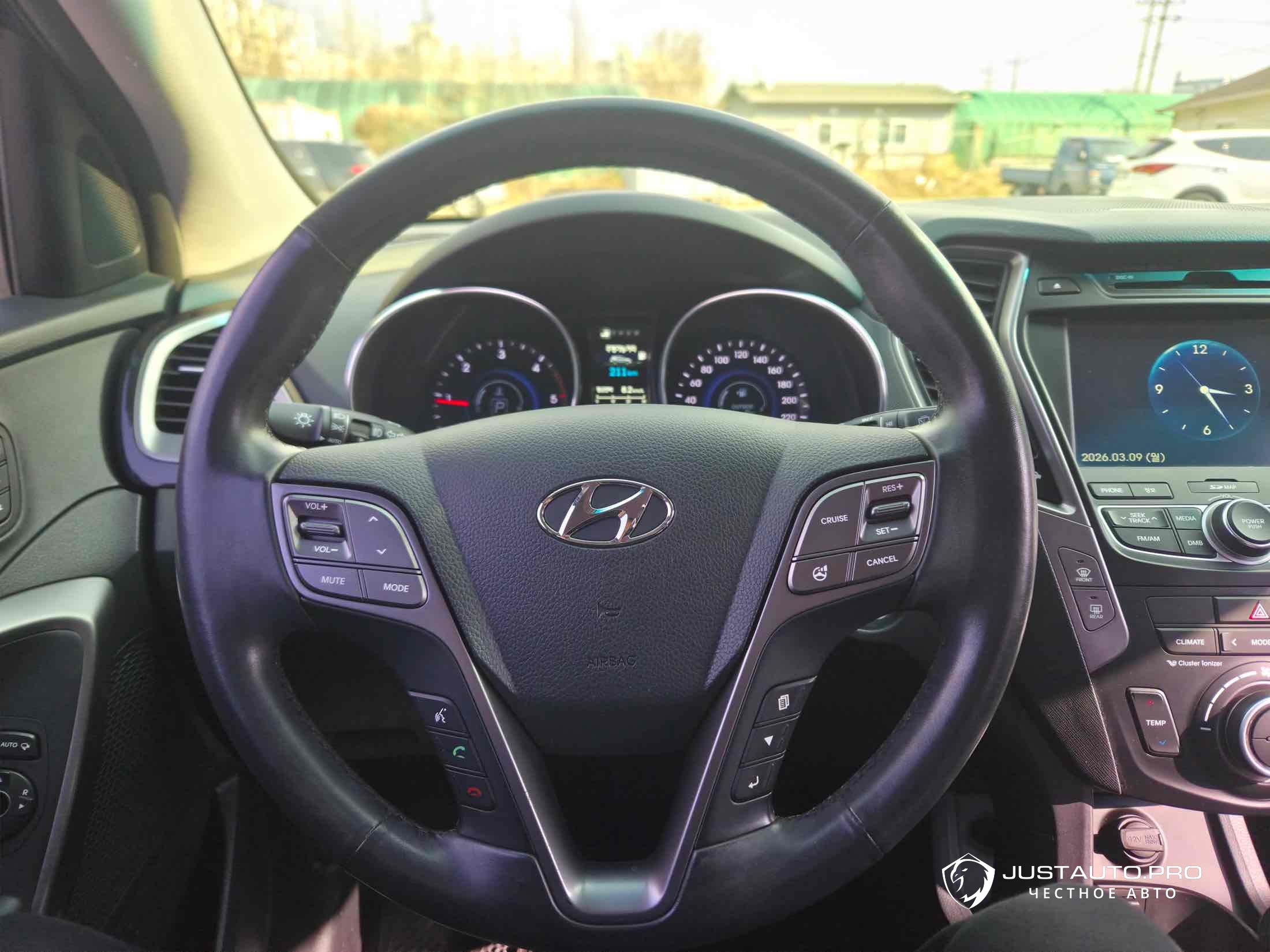 Автомобиль Hyundai Santafe