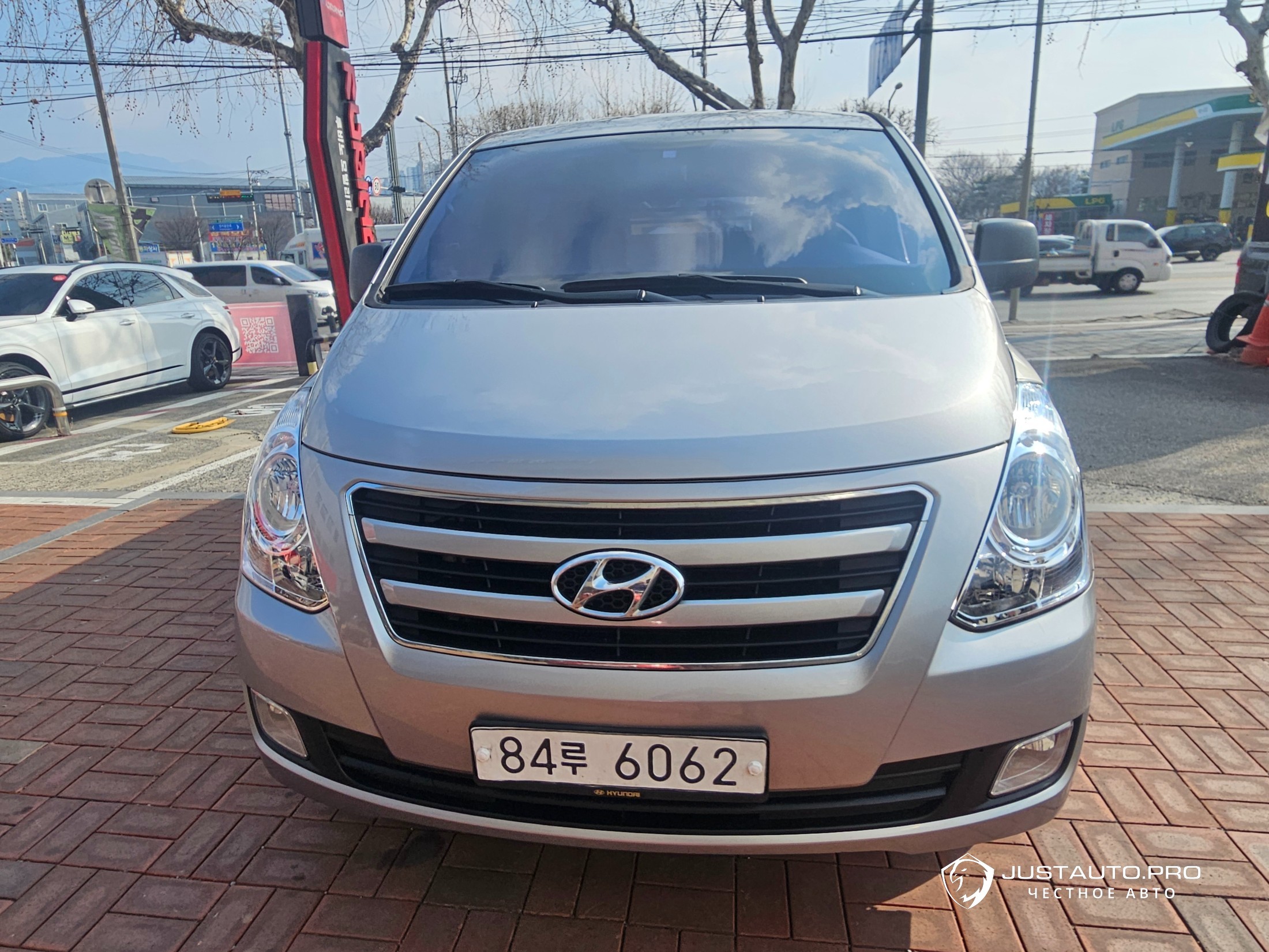 Автомобиль Hyundai Starex