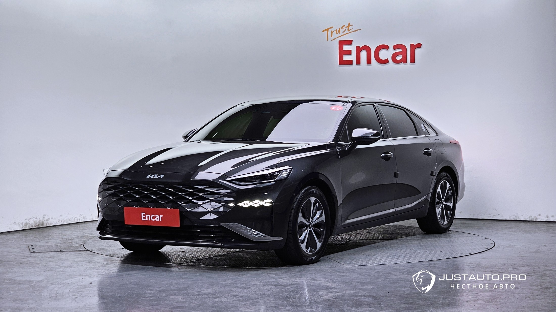 Автомобиль Kia K8