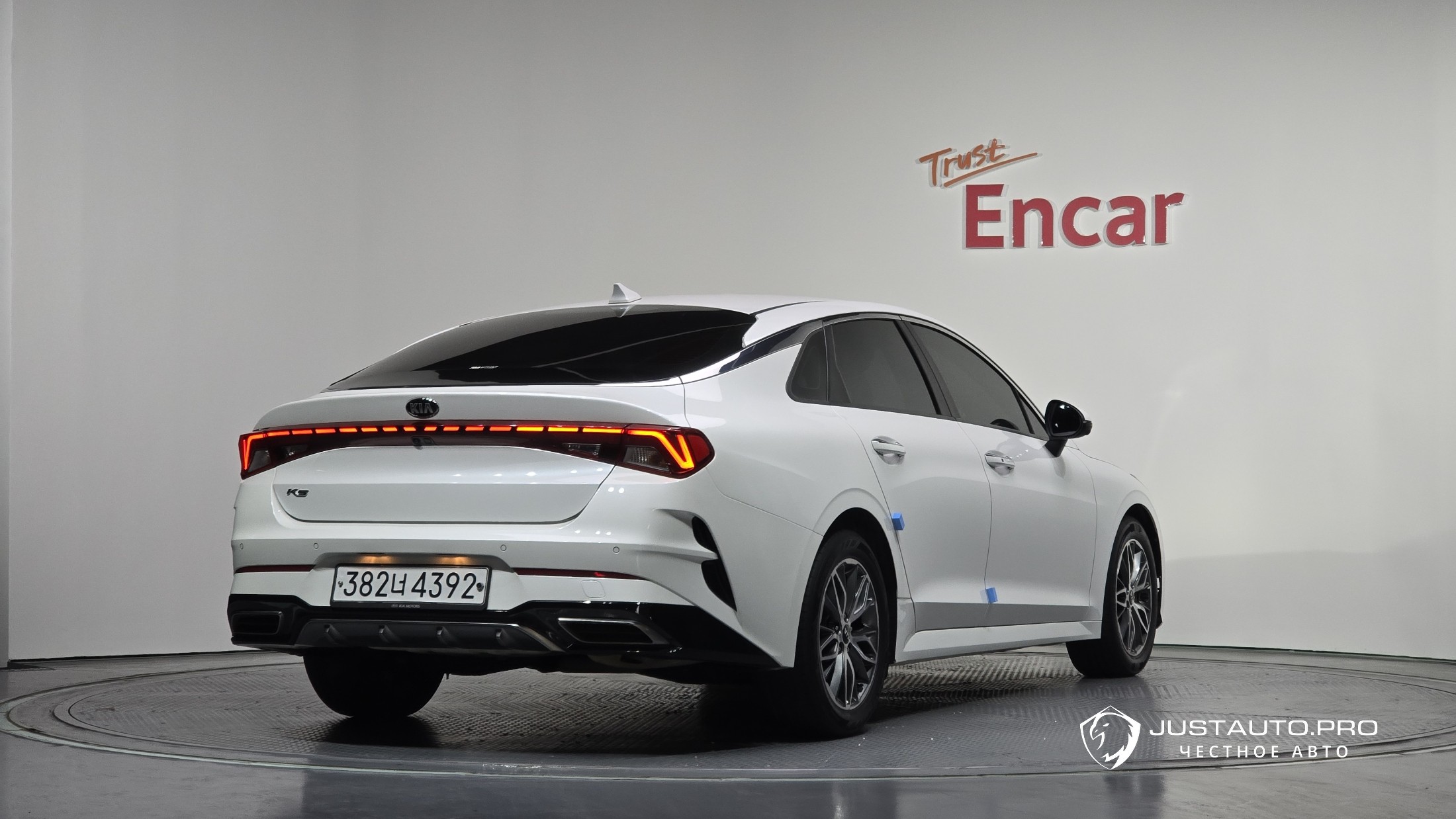 Автомобиль Kia K5