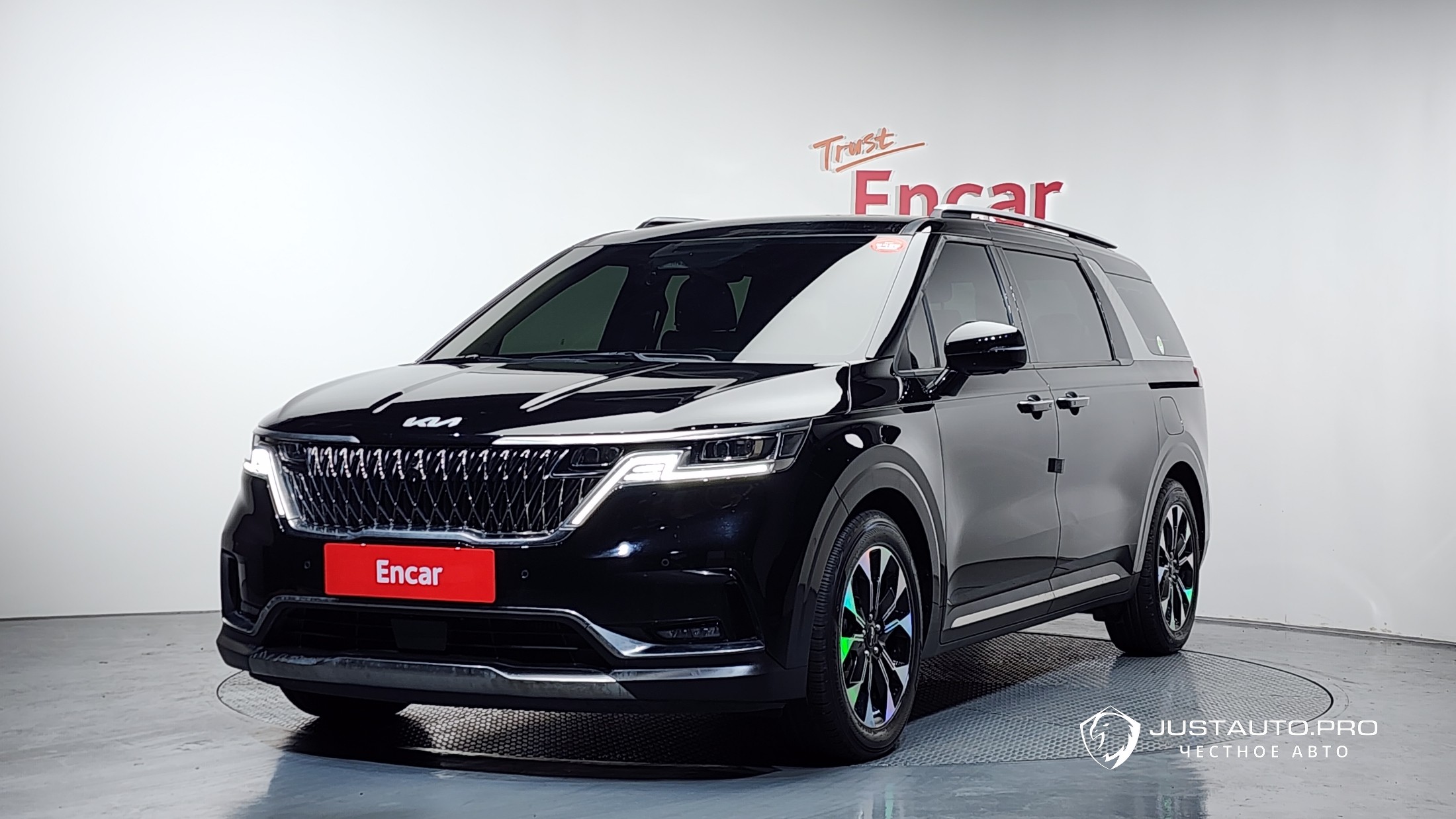 Автомобиль Kia Canival