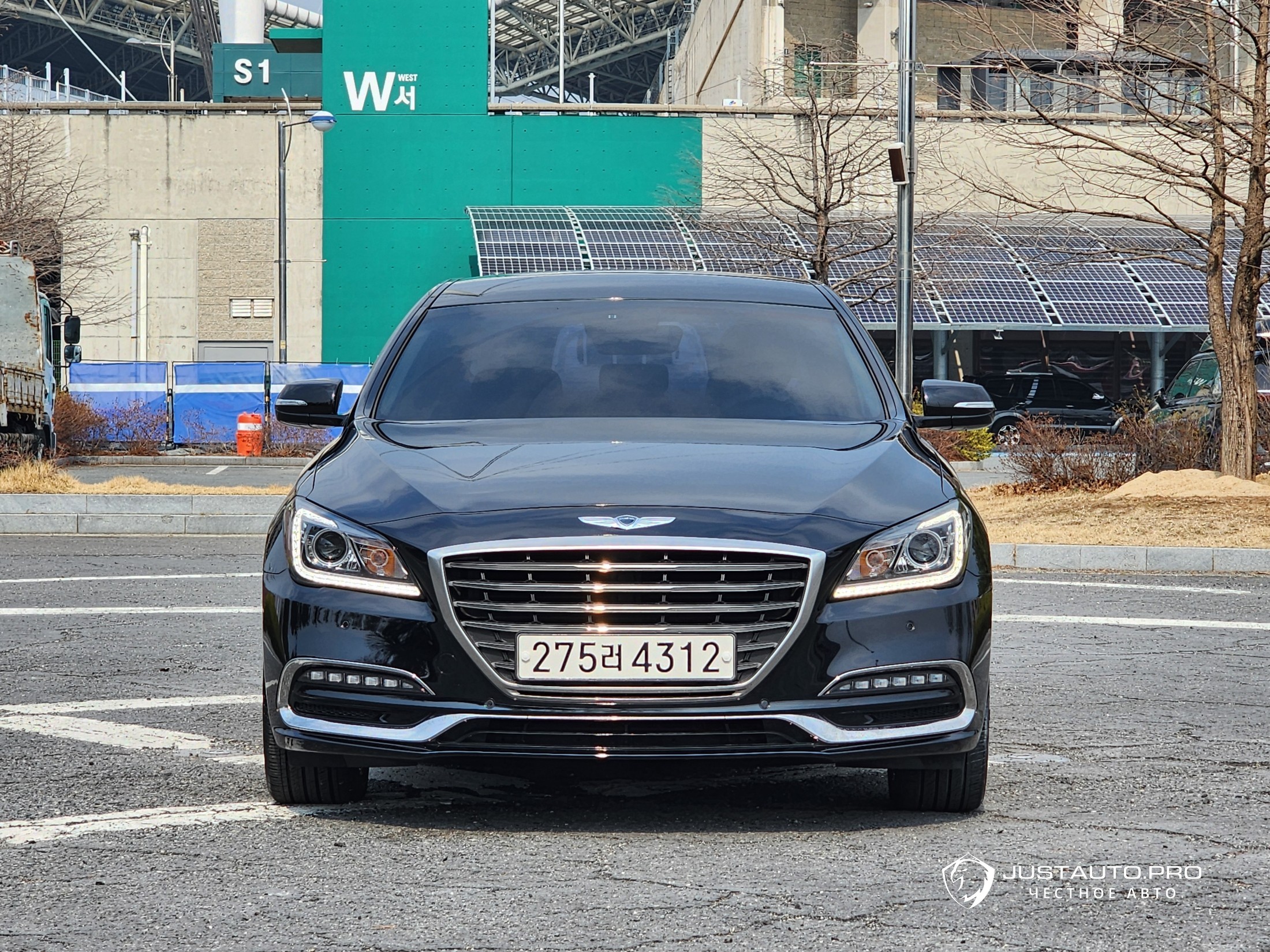 Автомобиль Genesis G80