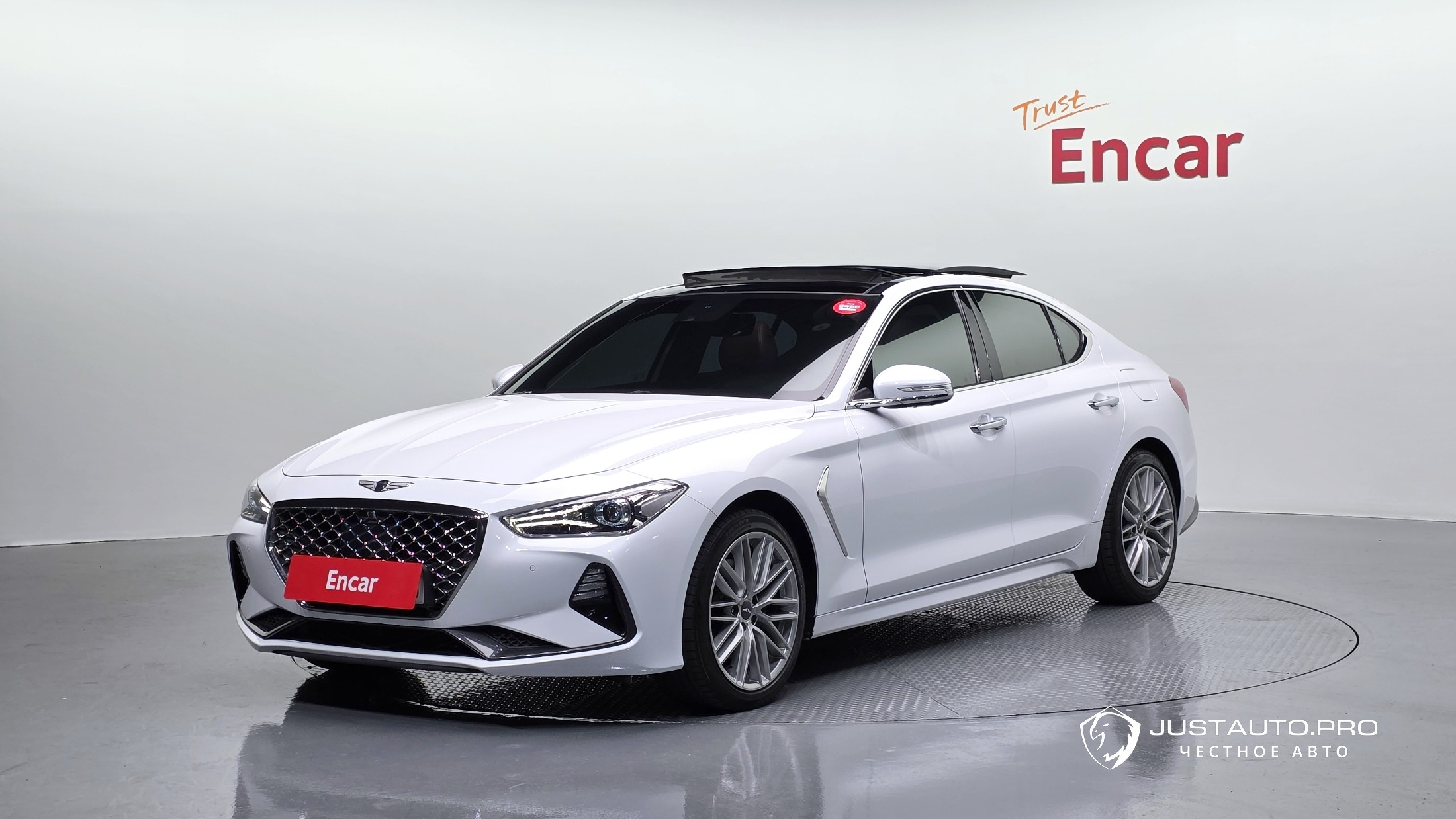 Автомобиль Genesis G70